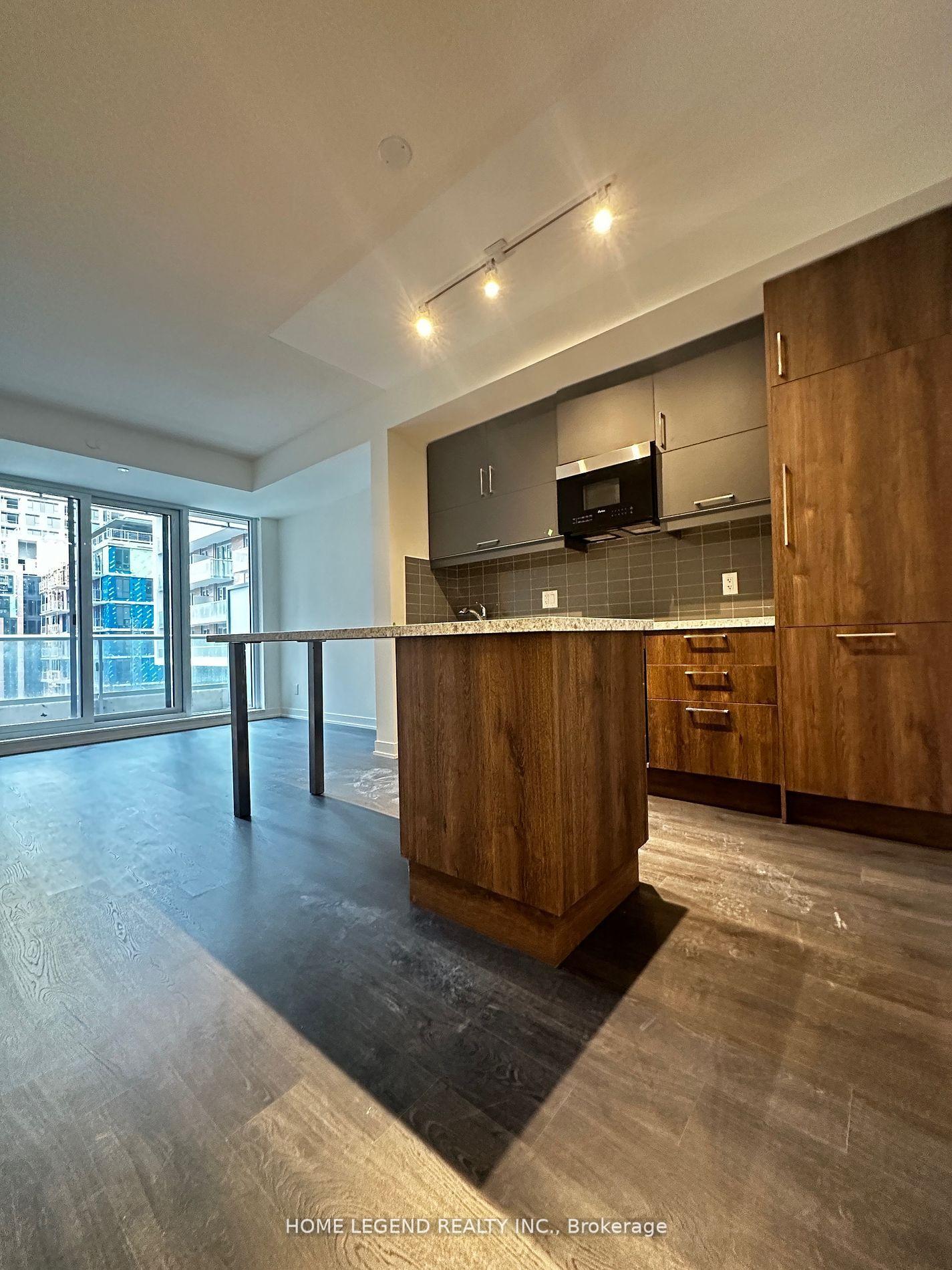 Photo 4 of Unit 702, 8119 Birchmount Road, Markham, Unionville — HOMEH