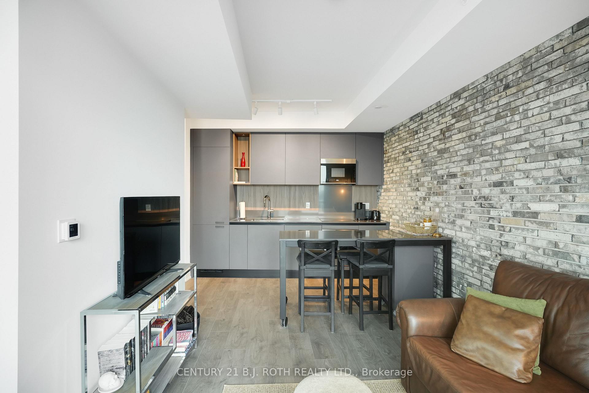 Photo 3 of Unit 1907, 39 Mary Street, Barrie, City Centre — HOMEH