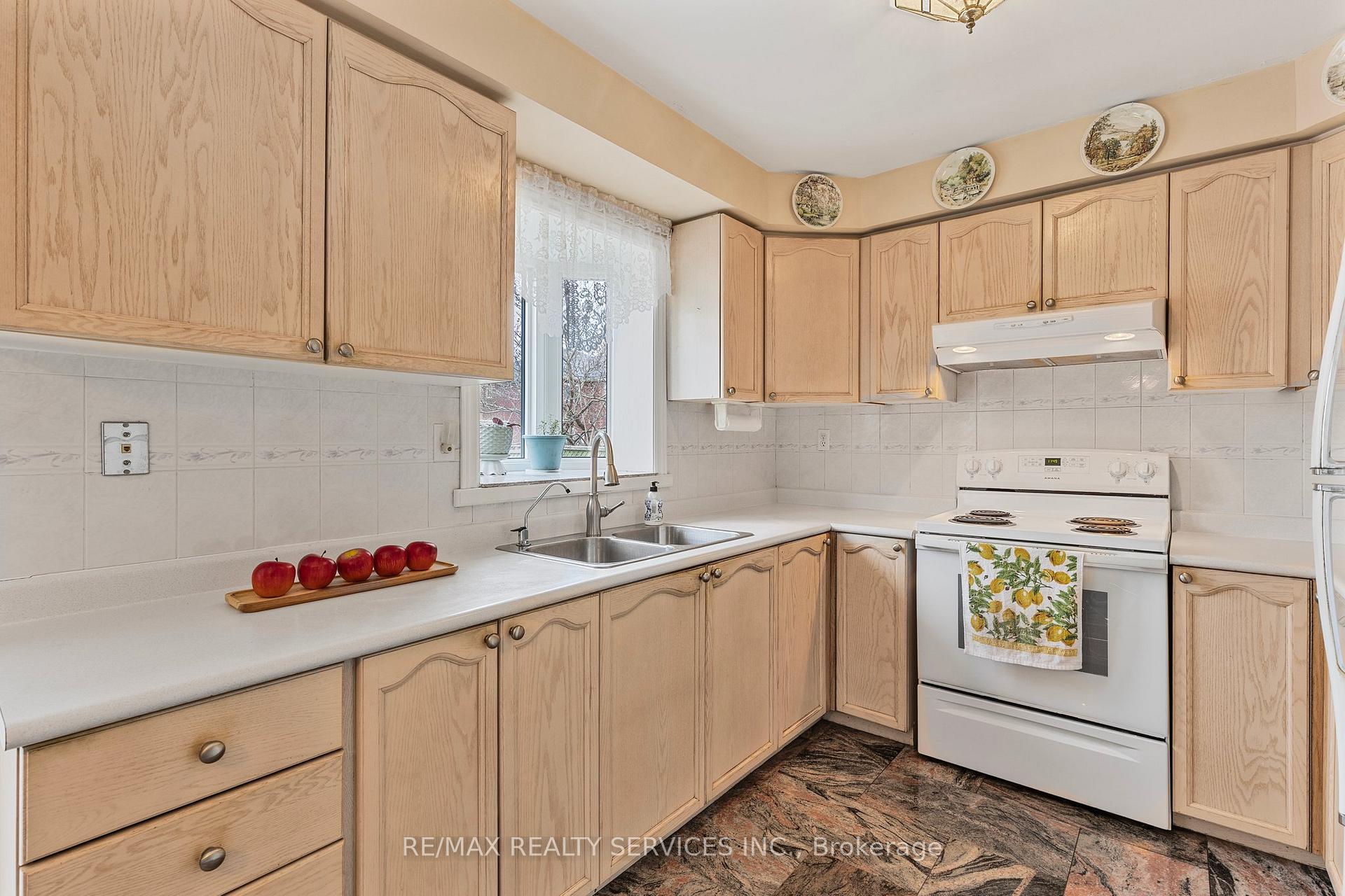 Photo 12 of 14 Livingston Drive, Caledon, Rural Caledon — HOMEH