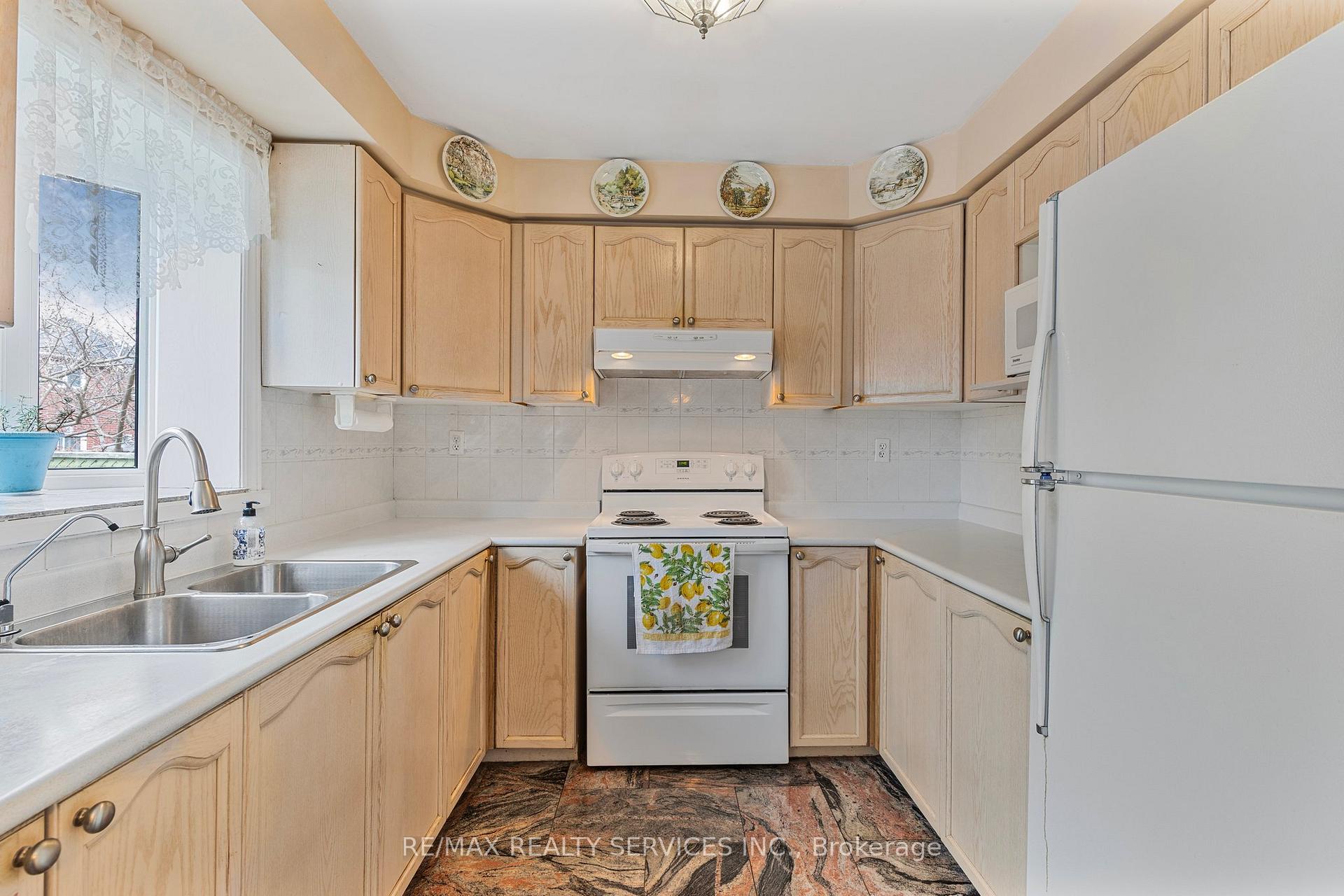 Photo 13 of 14 Livingston Drive, Caledon, Rural Caledon — HOMEH