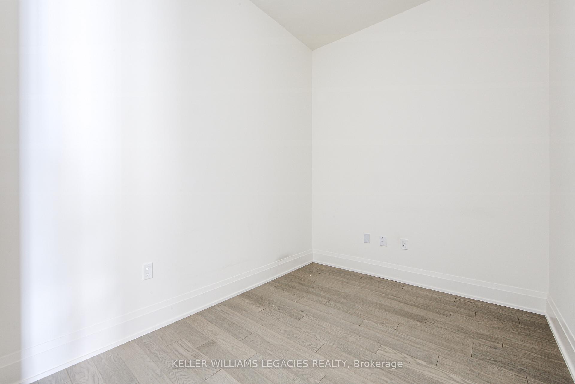 Photo 15 of Unit PH110, 9000 Jane Street, Vaughan, Concord — HOMEH