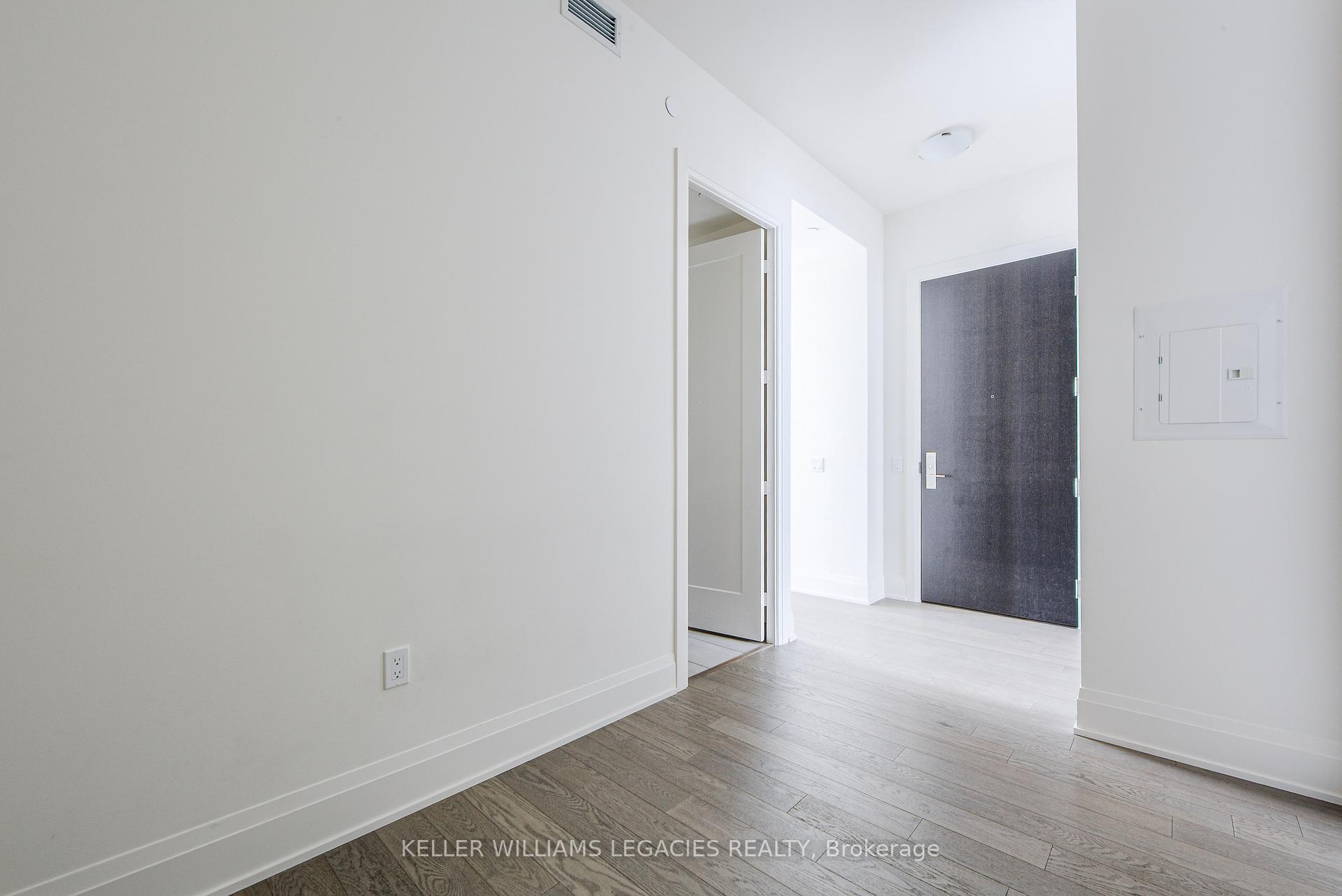 Photo 4 of Unit PH110, 9000 Jane Street, Vaughan, Concord — HOMEH