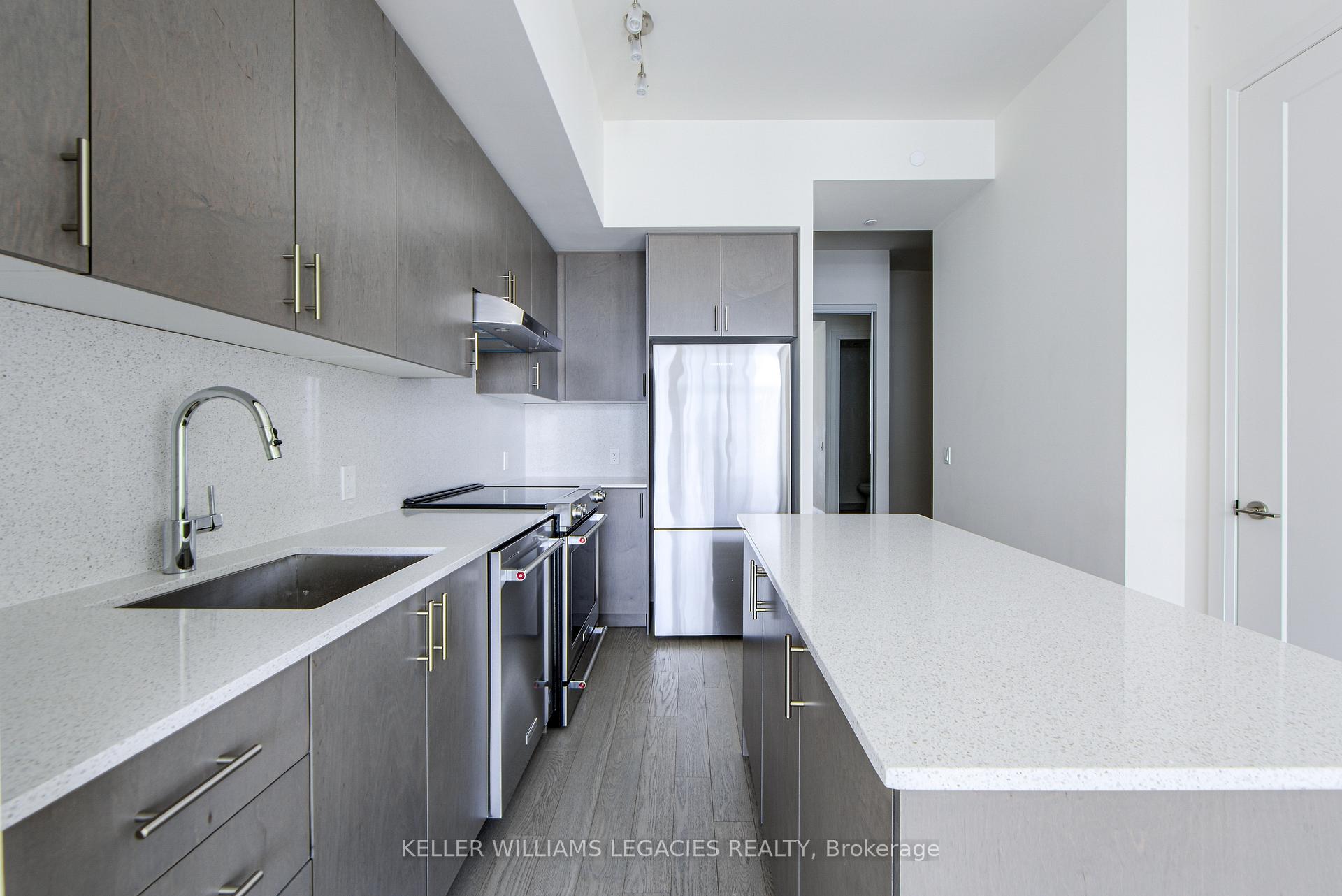 Photo 9 of Unit PH110, 9000 Jane Street, Vaughan, Concord — HOMEH