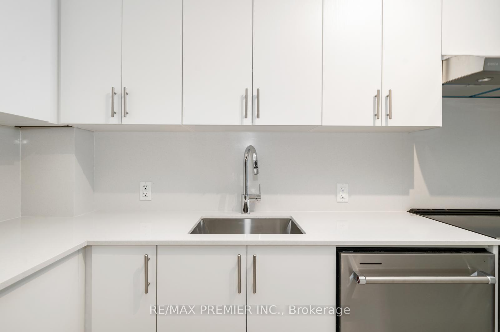 Photo 6 of Unit 330, 8960 Jane Street, Vaughan, Concord — HOMEH