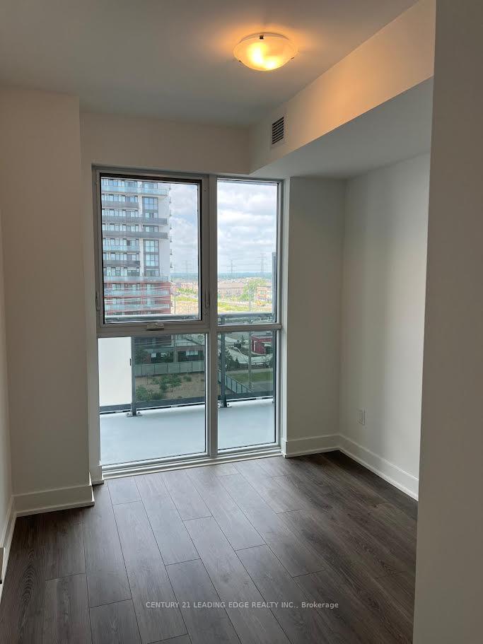 Photo 6 of Unit 726, 2545 Simcoe Street N, Oshawa, Windfields — HOMEH
