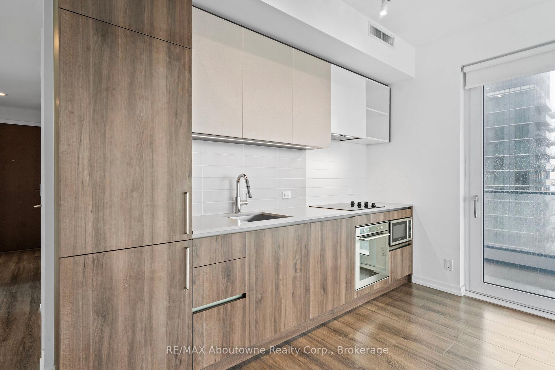 Photo 1 of Unit 3312, 7890 Jane Street, Vaughan, Concord — HOMEH