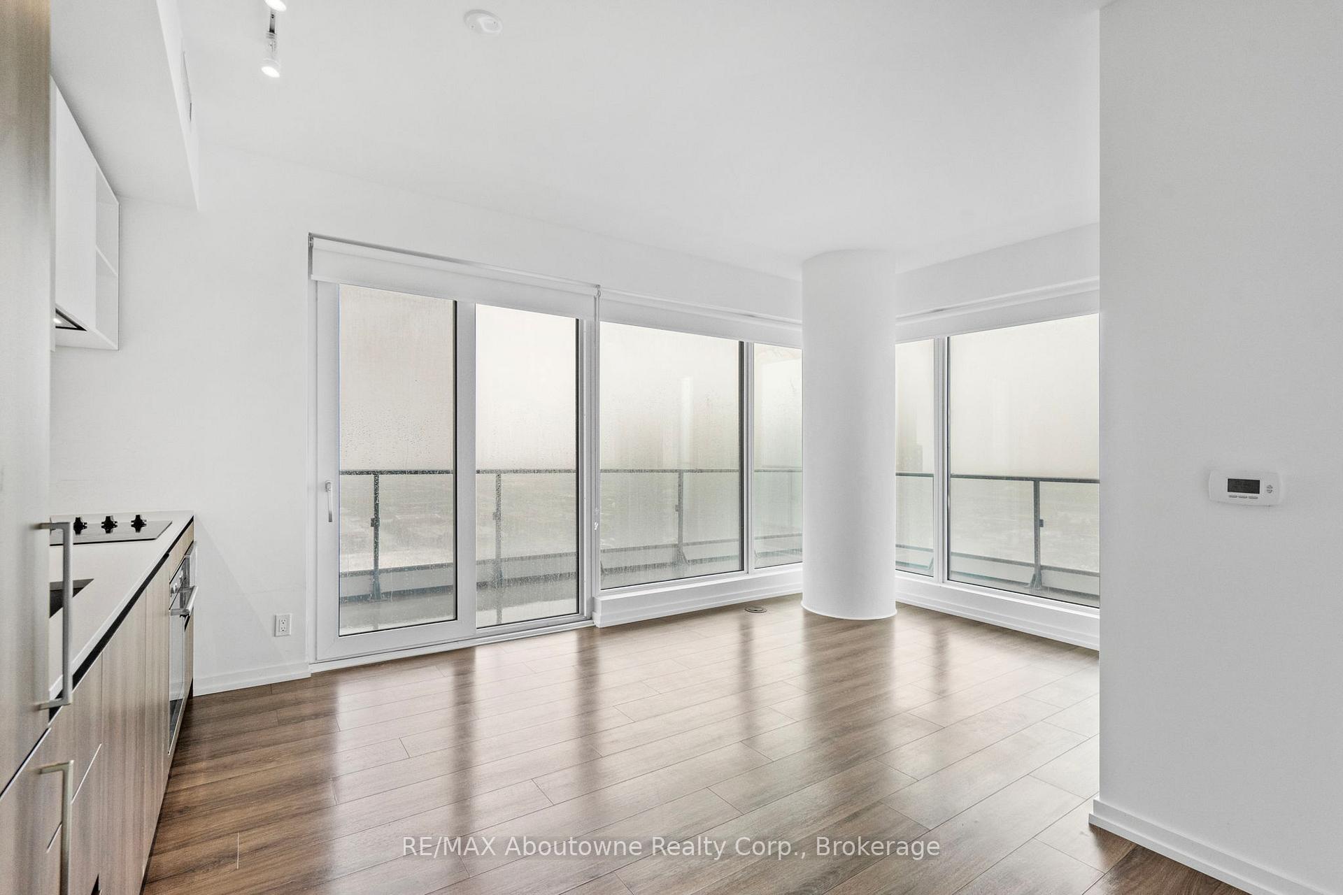 Photo 3 of Unit 3312, 7890 Jane Street, Vaughan, Concord — HOMEH