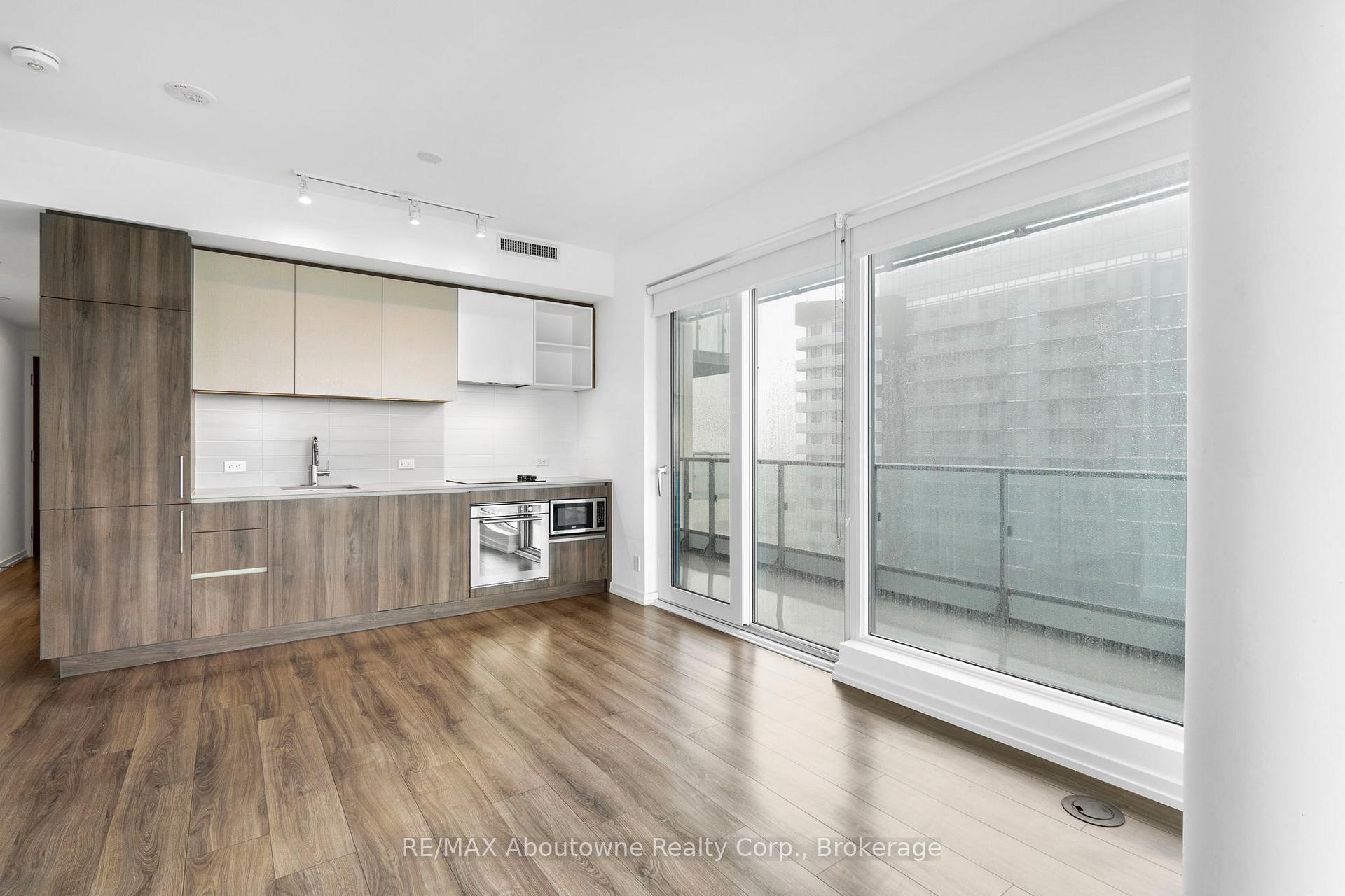 Photo 7 of Unit 3312, 7890 Jane Street, Vaughan, Concord — HOMEH