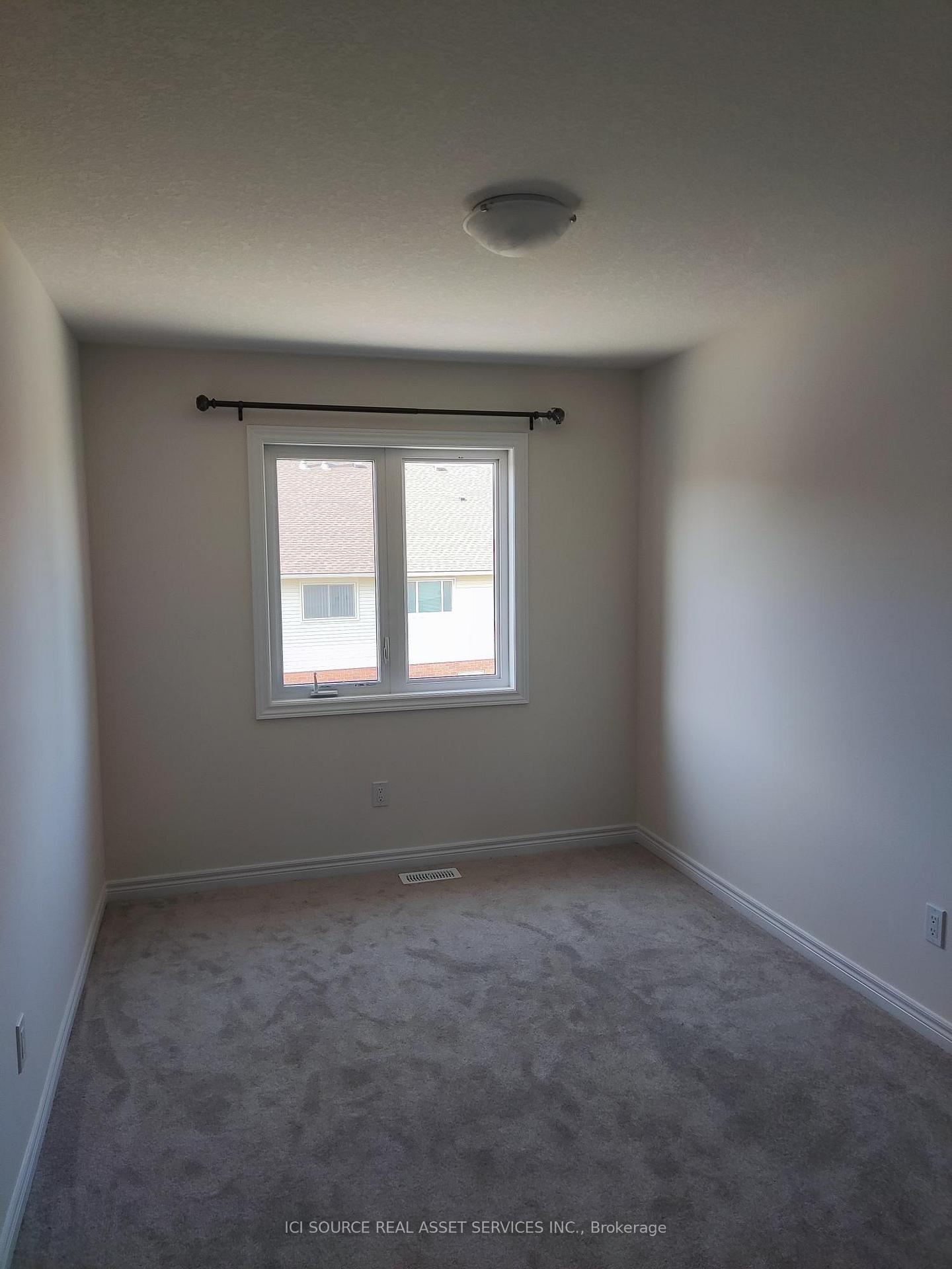 Photo 10 of 23 Genoa Drive, Hamilton, Ryckmans — HOMEH