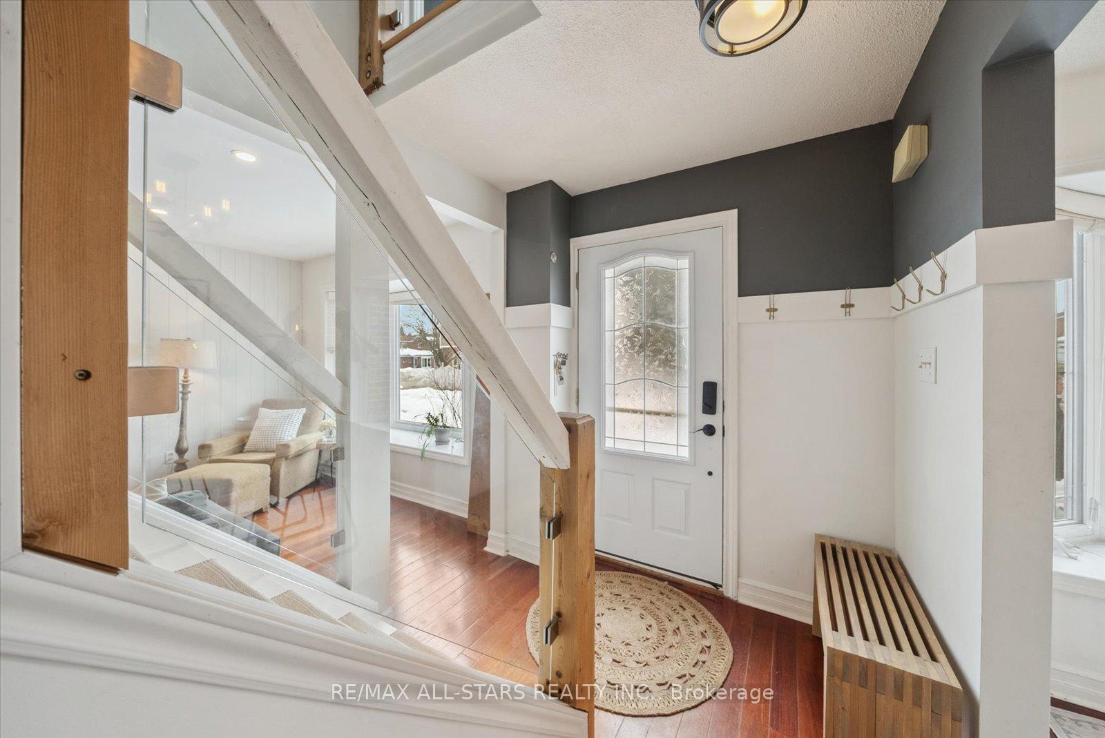 Photo 2 of 33 Pepler Place, Barrie, Sunnidale — HOMEH