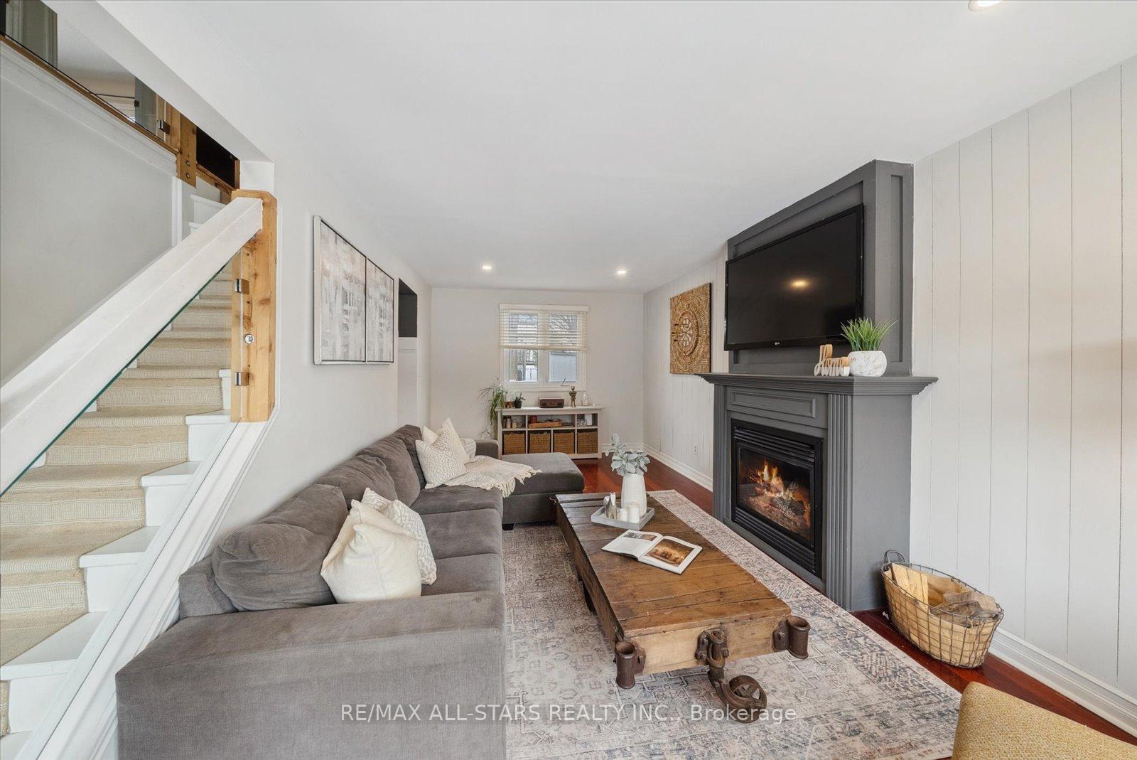Photo 4 of 33 Pepler Place, Barrie, Sunnidale — HOMEH