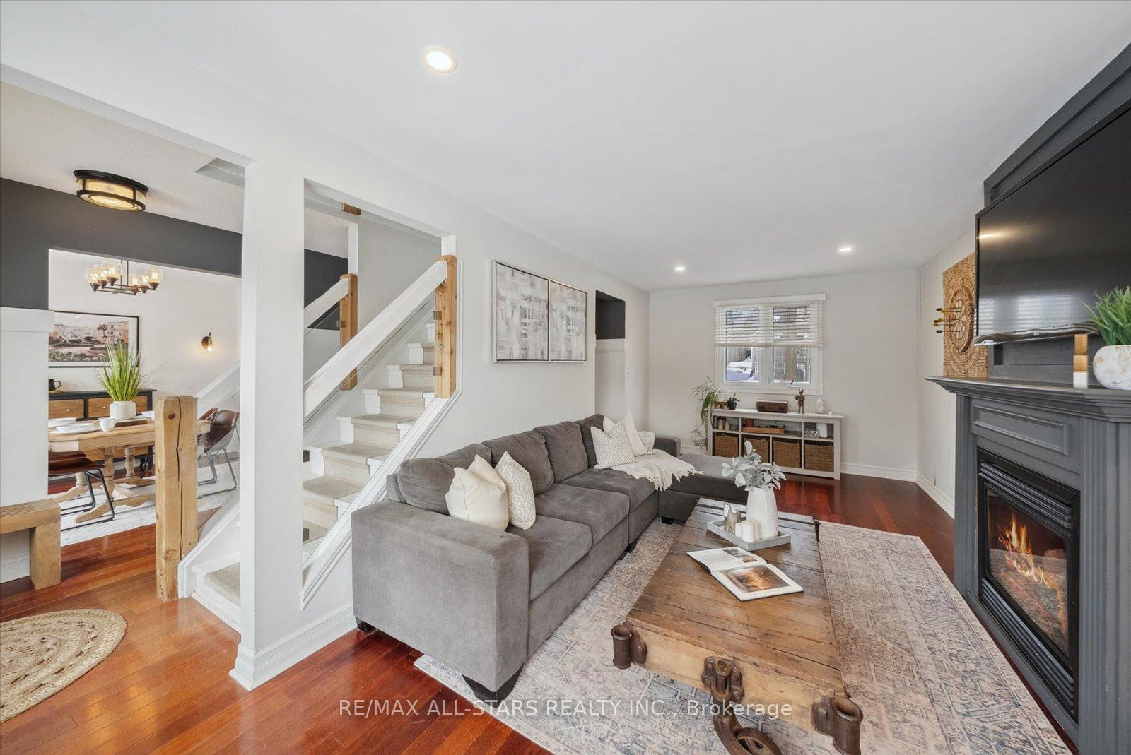 Photo 5 of 33 Pepler Place, Barrie, Sunnidale — HOMEH