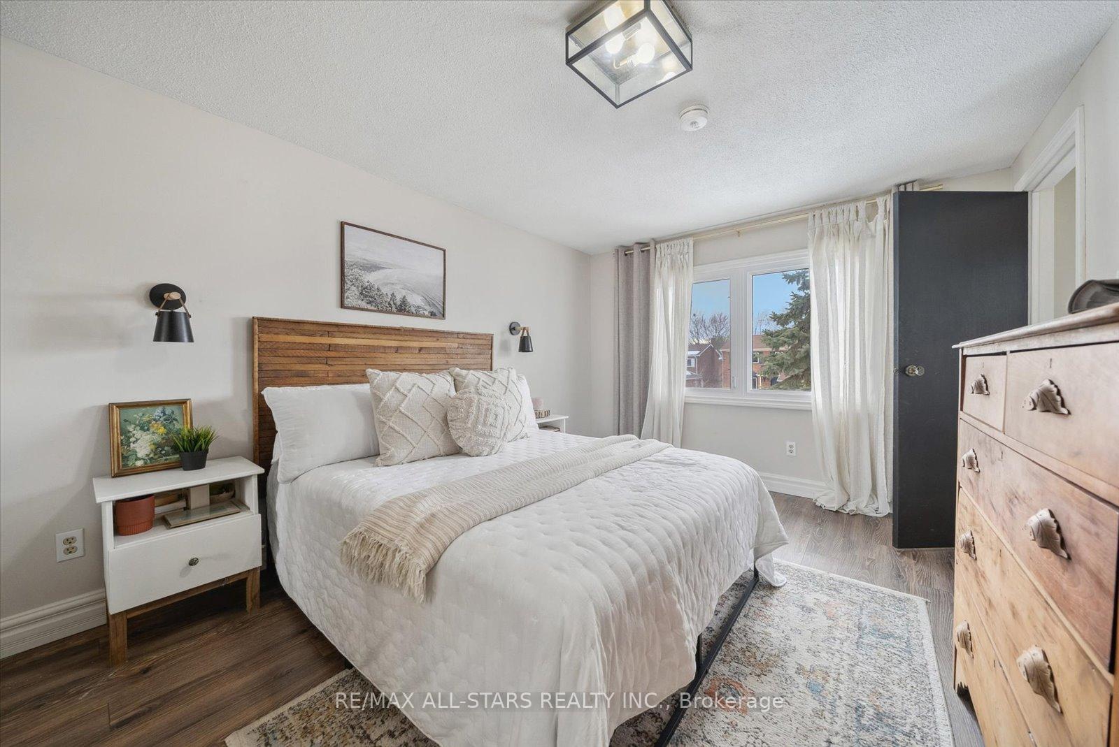 Photo 13 of 33 Pepler Place, Barrie, Sunnidale — HOMEH