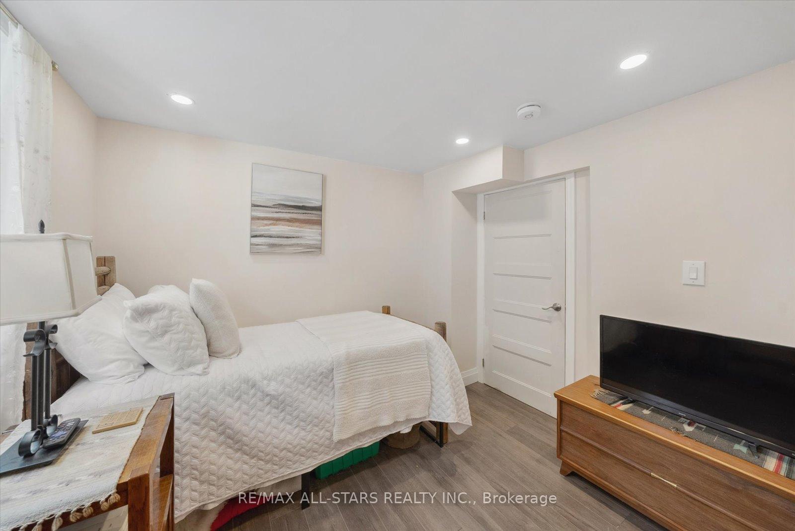 Photo 31 of 33 Pepler Place, Barrie, Sunnidale — HOMEH