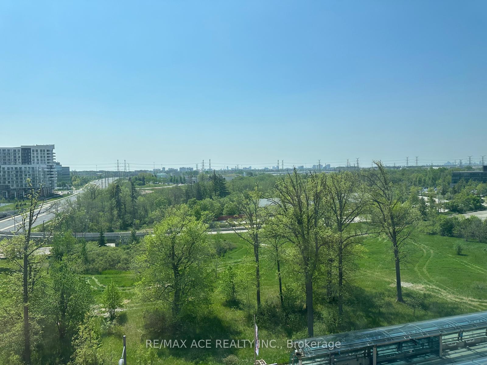 Photo 7 of Unit 916, 8 Cedarland Drive, Markham, Unionville — HOMEH