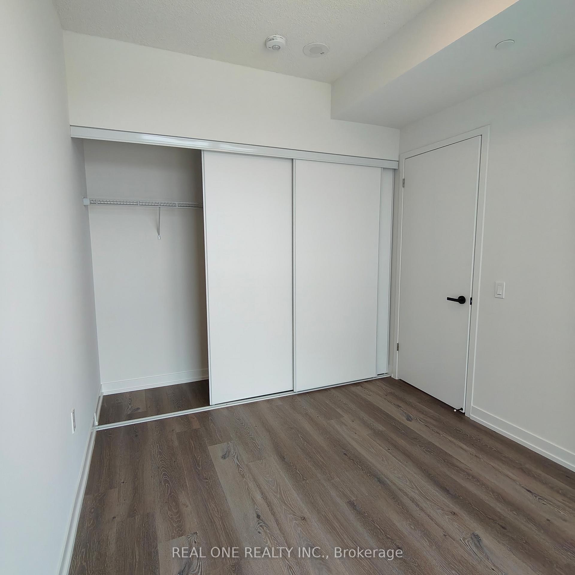Photo 4 of Unit 4905, 225 Commerce Street, Vaughan, Vaughan Corporate Centre — HOMEH