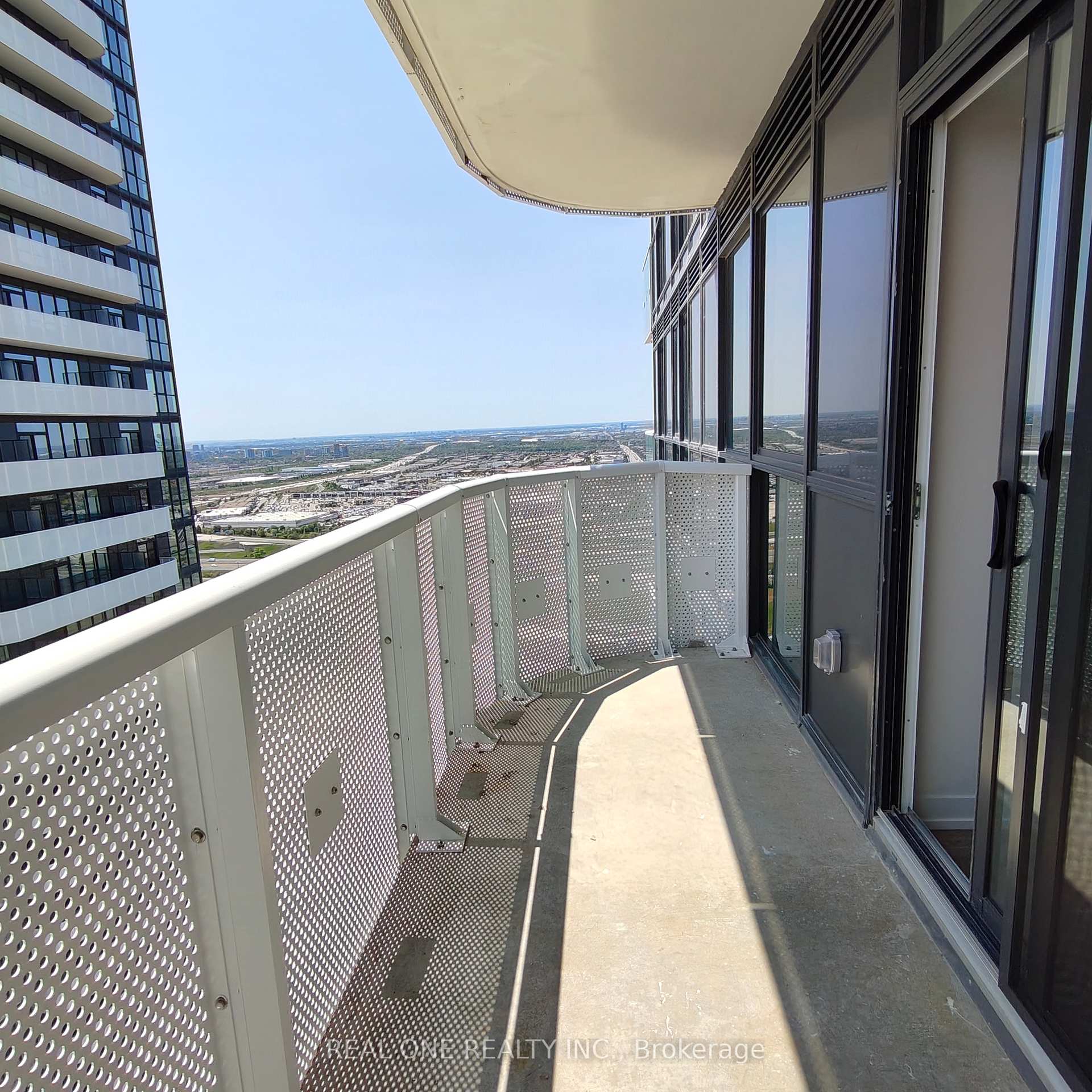 Photo 8 of Unit 4905, 225 Commerce Street, Vaughan, Vaughan Corporate Centre — HOMEH