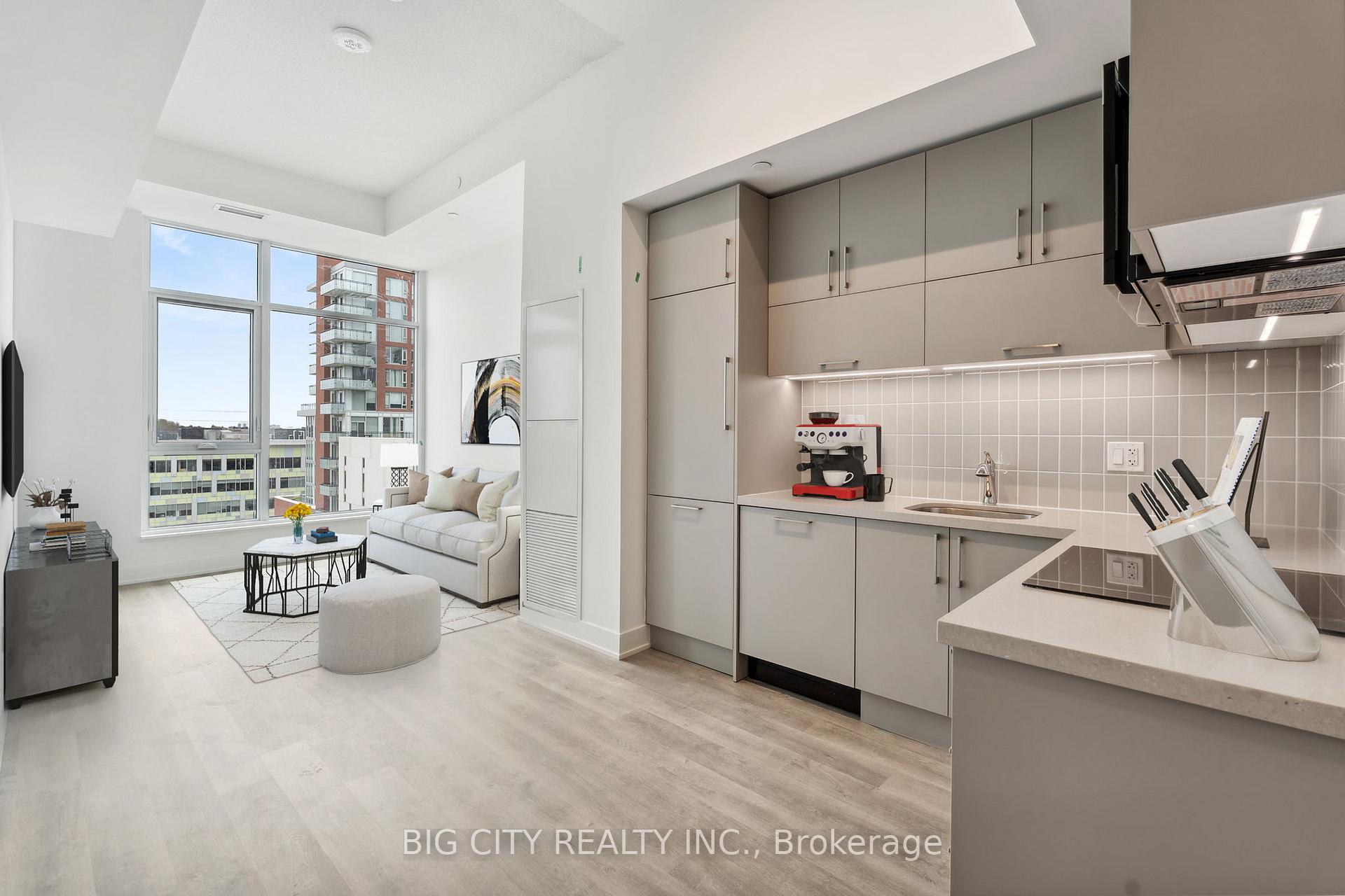 Photo 5 of Unit 804, 38 Andre de Grasse Street, Markham, Unionville — HOMEH