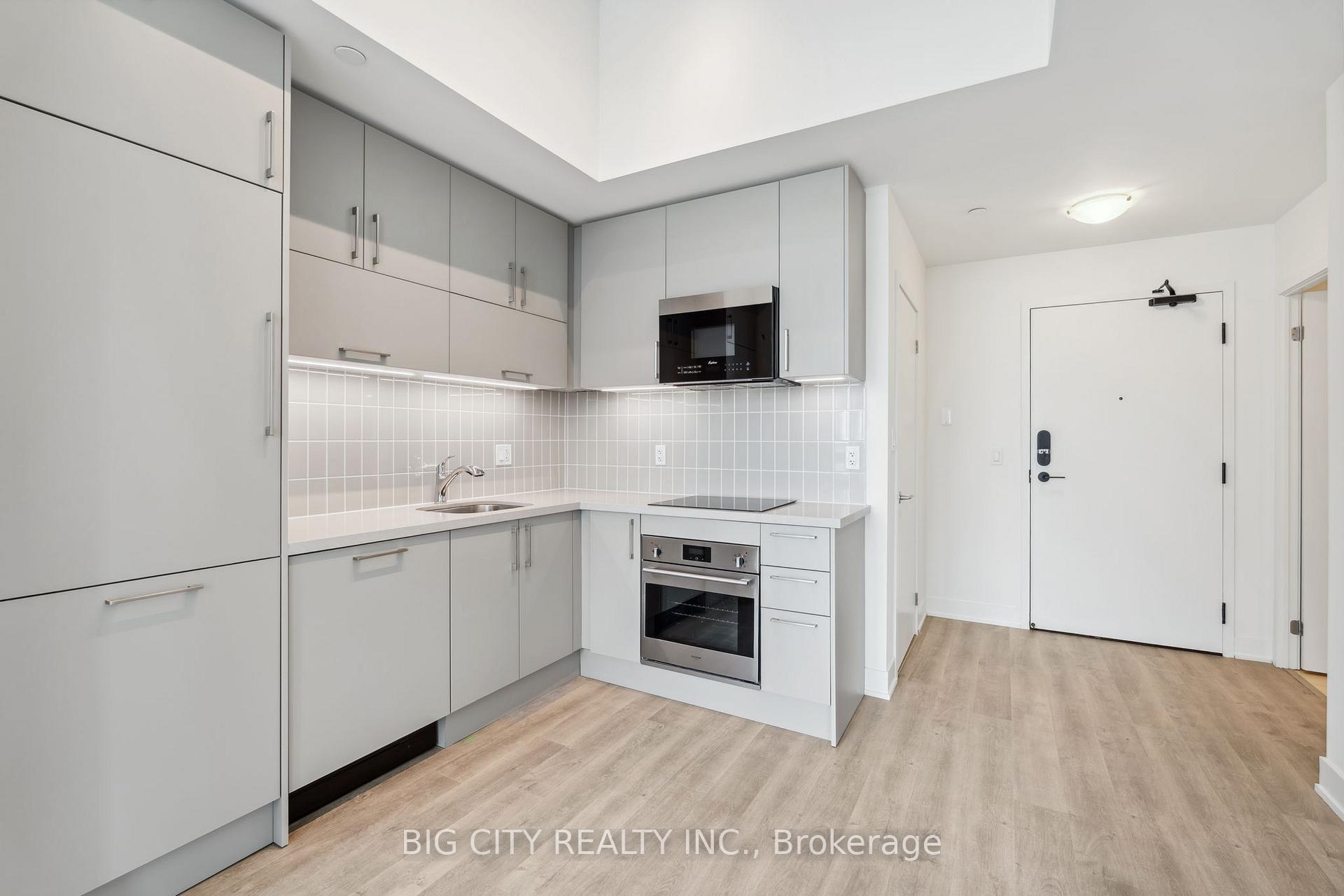 Photo 10 of Unit 804, 38 Andre de Grasse Street, Markham, Unionville — HOMEH