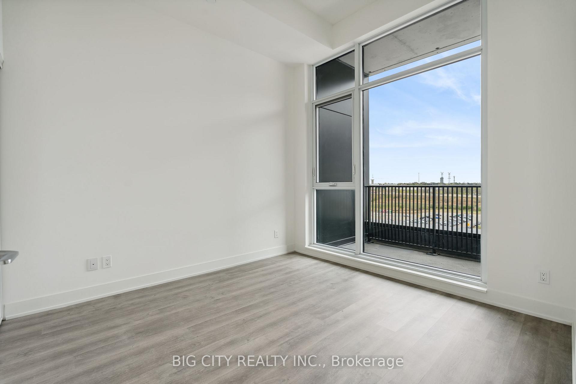 Photo 6 of Unit 804, 38 Andre de Grasse Street, Markham, Unionville — HOMEH
