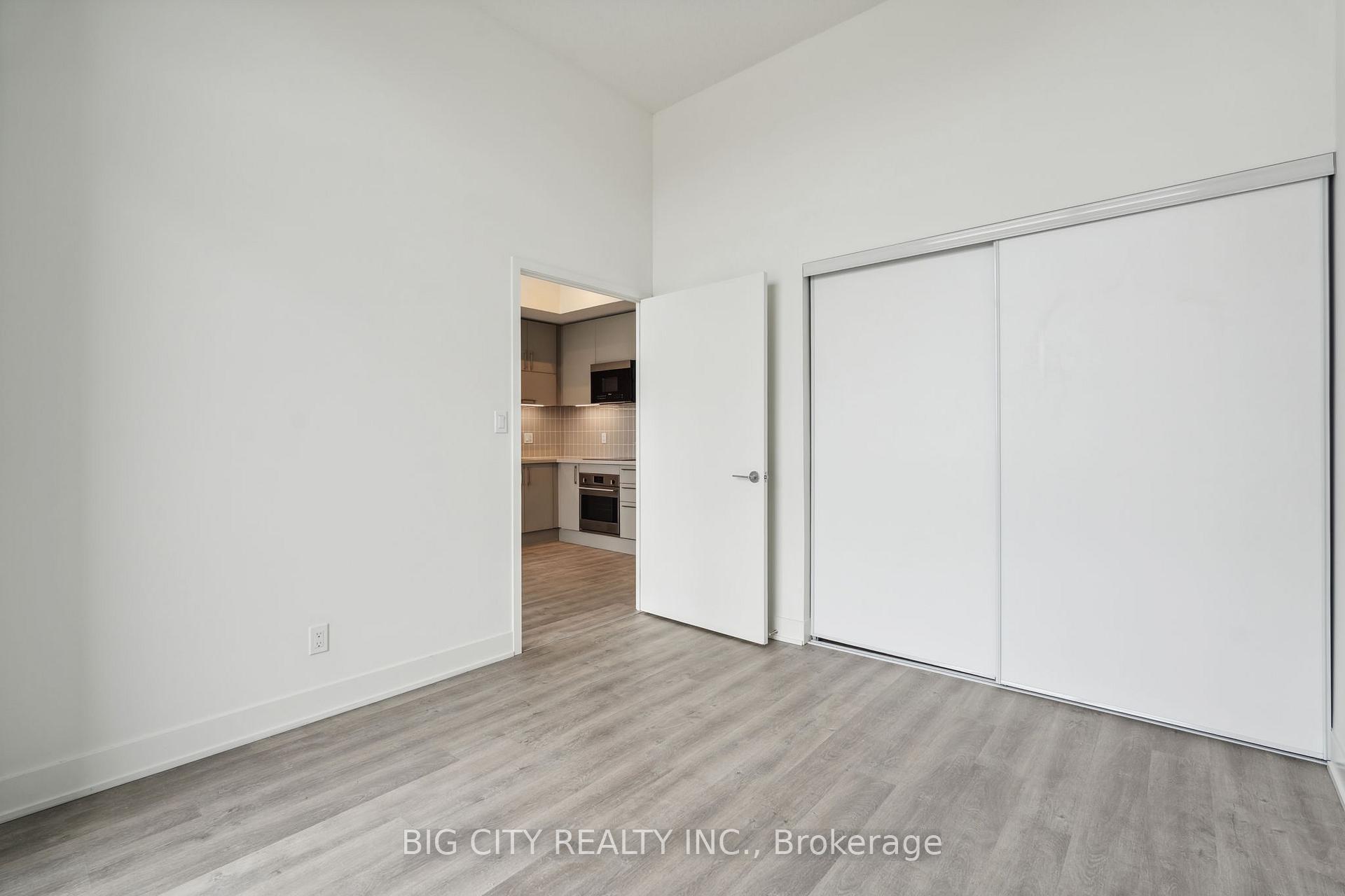 Photo 2 of Unit 804, 38 Andre de Grasse Street, Markham, Unionville — HOMEH