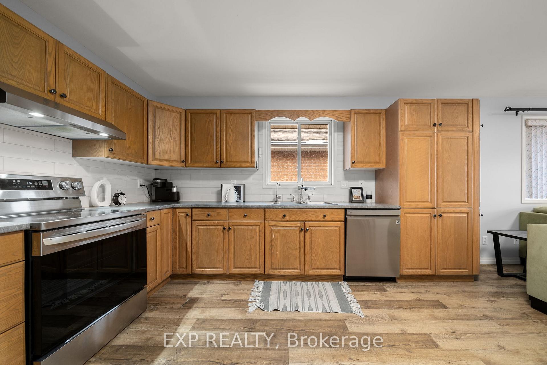 Photo 10 of 79 Oak Ridge Boulevard, Belleville, Belleville Ward — HOMEH