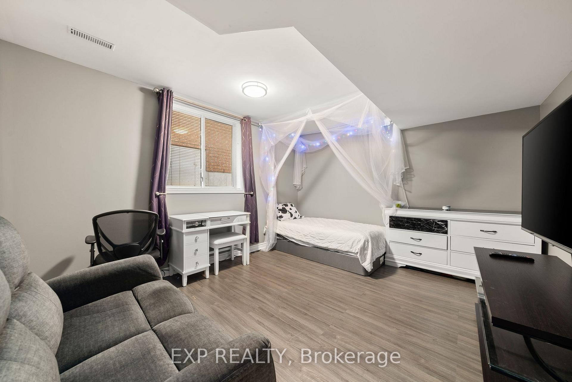 Photo 32 of 79 Oak Ridge Boulevard, Belleville, Belleville Ward — HOMEH