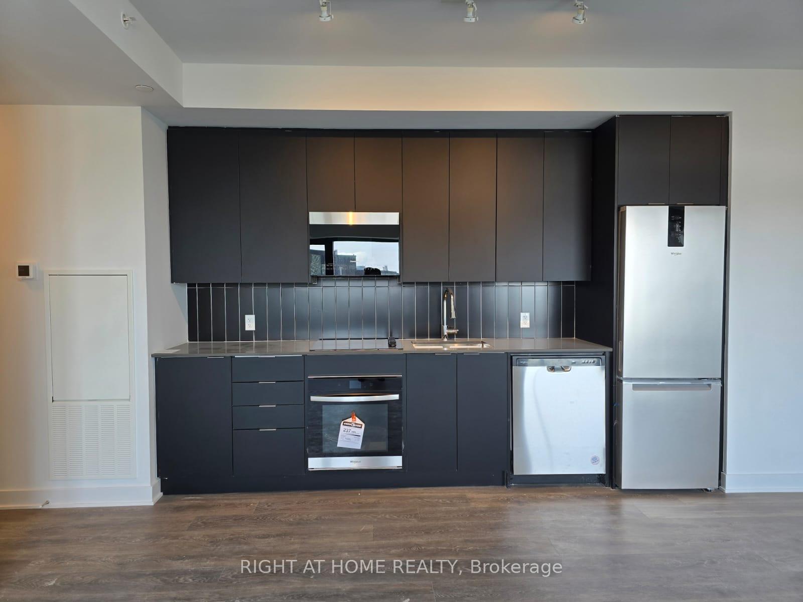 Photo 4 of Unit 3710, 2920 Hwy 7, Vaughan, Concord — HOMEH