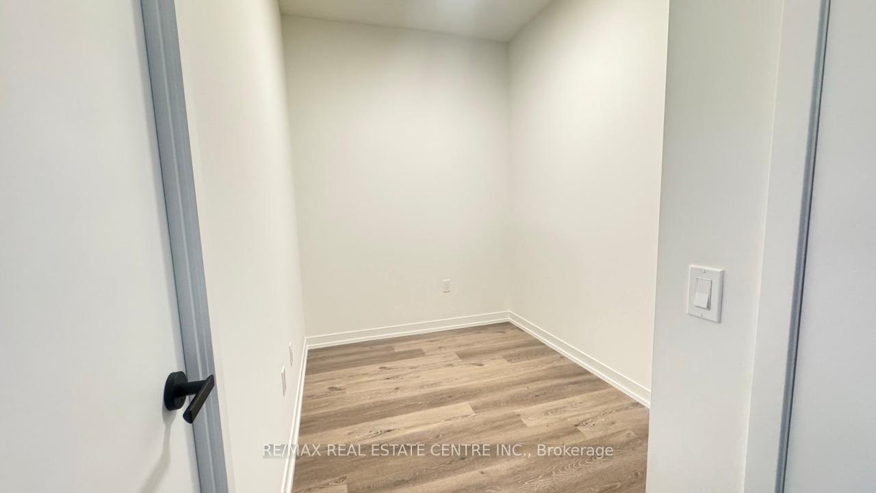 Photo 9 of Unit 4815, 225 Commerce Street, Vaughan, Vaughan Corporate Centre — HOMEH