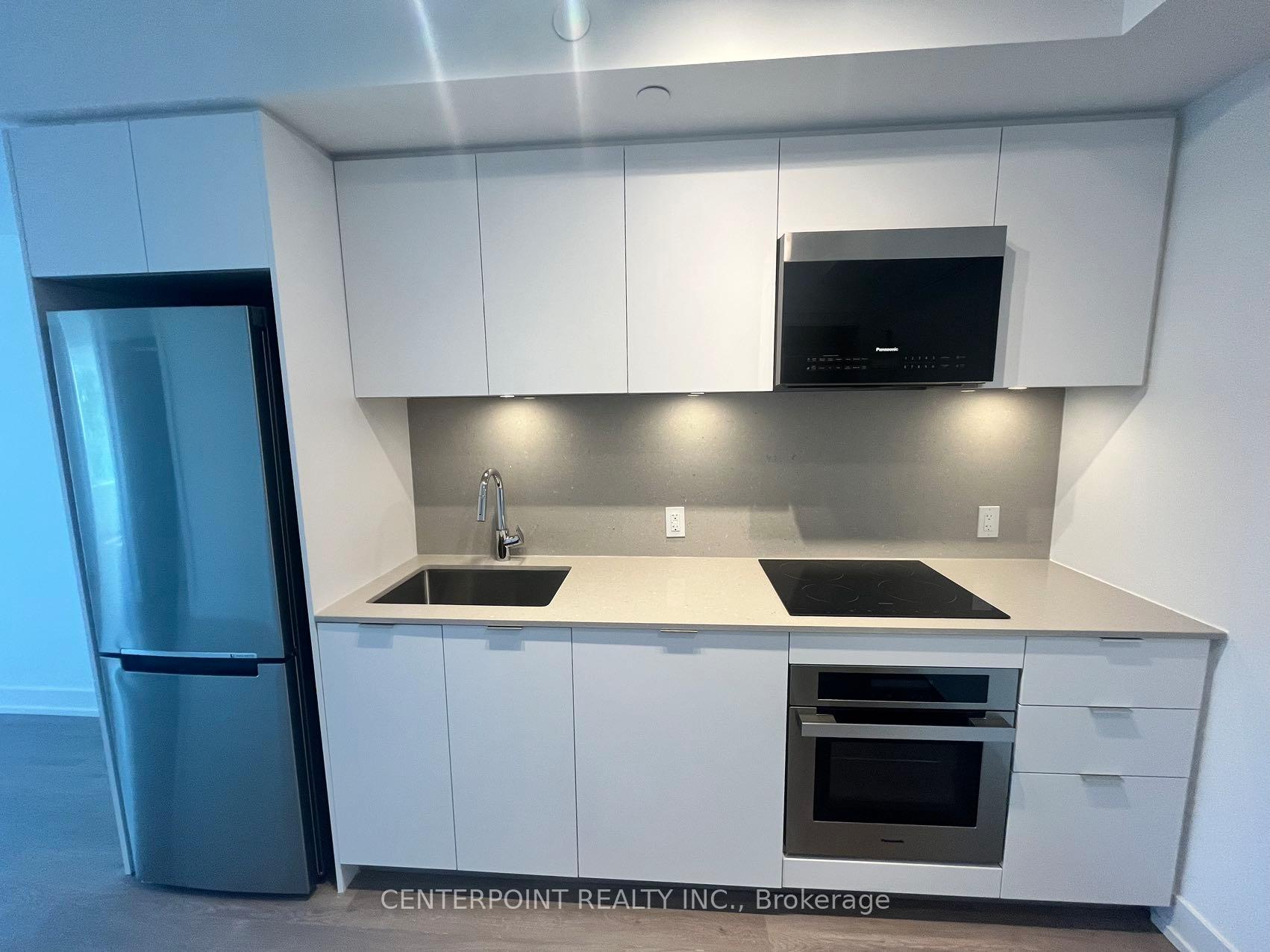Photo 4 of Unit 721, 8 Cedarland Drive, Markham, Unionville — HOMEH