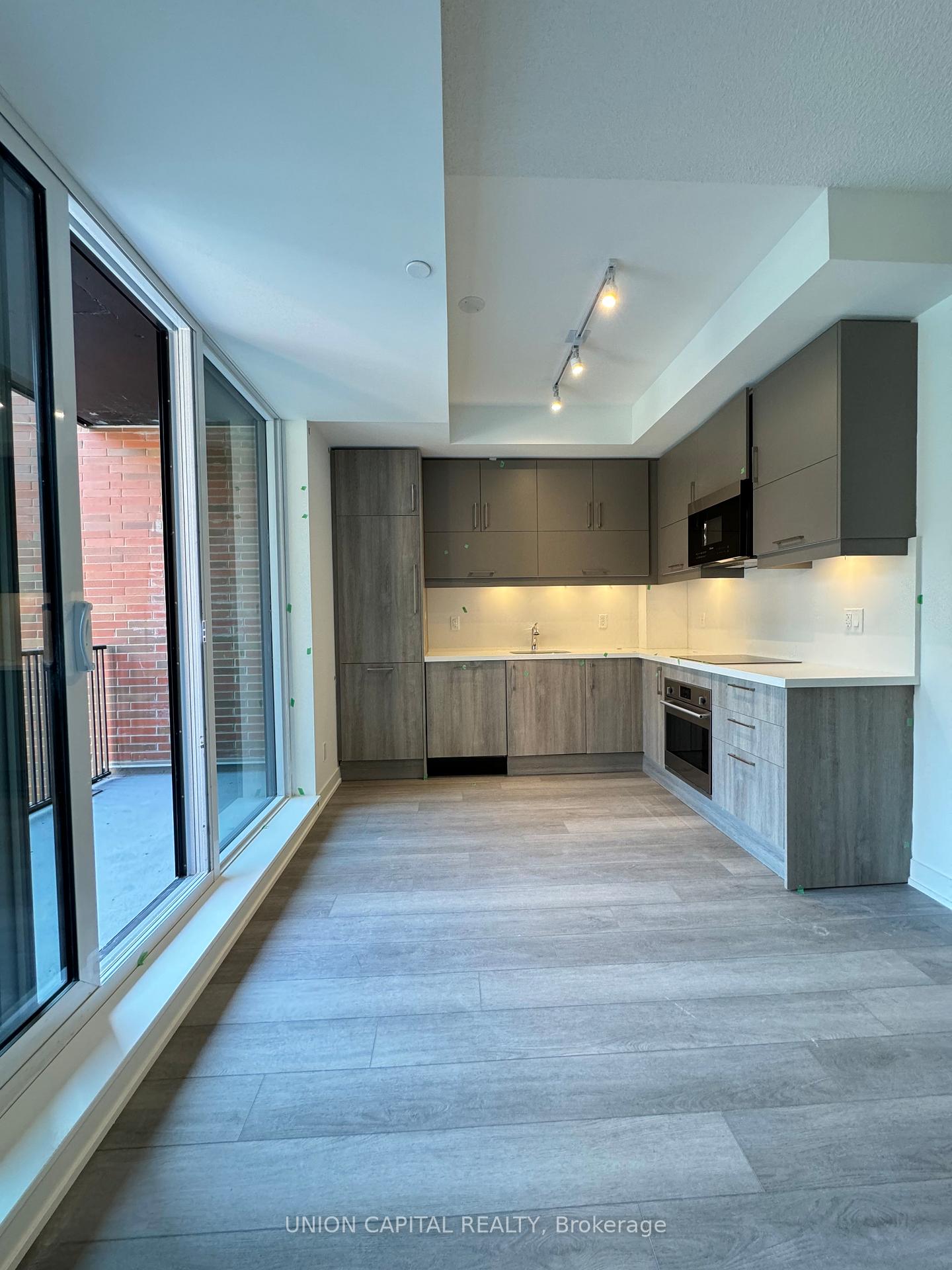 Photo 4 of Unit 507, 38 Simcoe Promenade, Markham, Unionville — HOMEH
