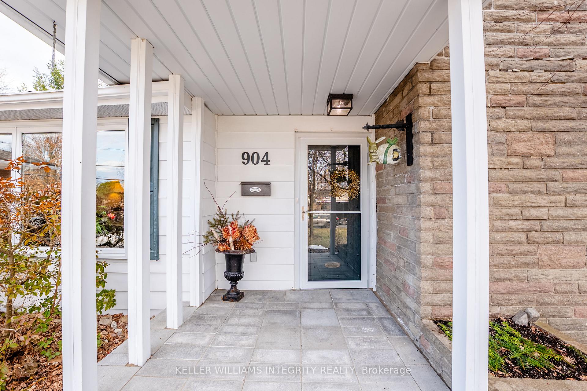 Photo 5 of 904 Riverdale Avenue, Cornwall — HOMEH