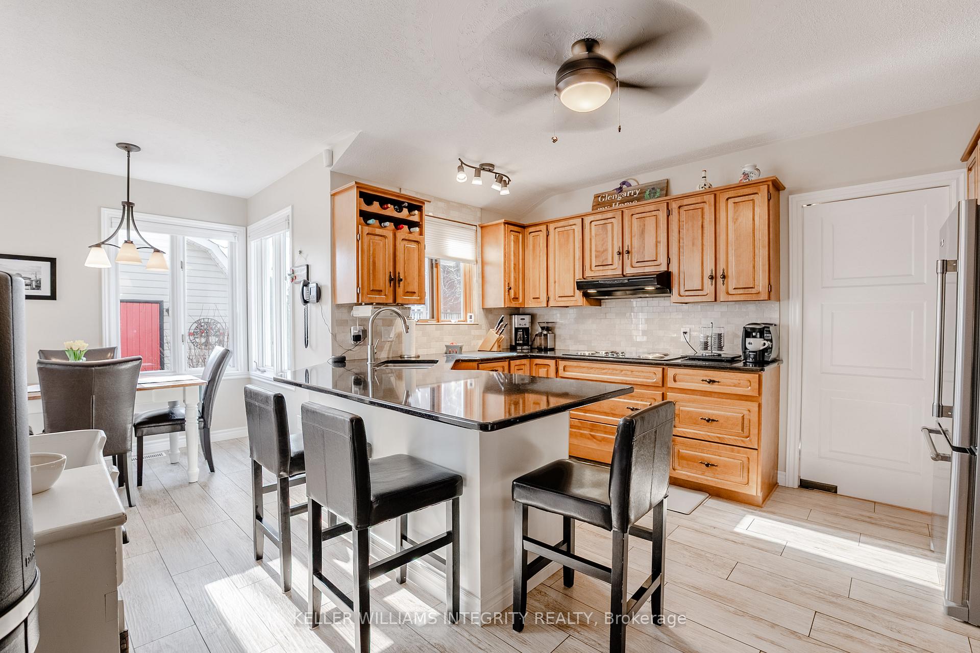 Photo 6 of 904 Riverdale Avenue, Cornwall — HOMEH