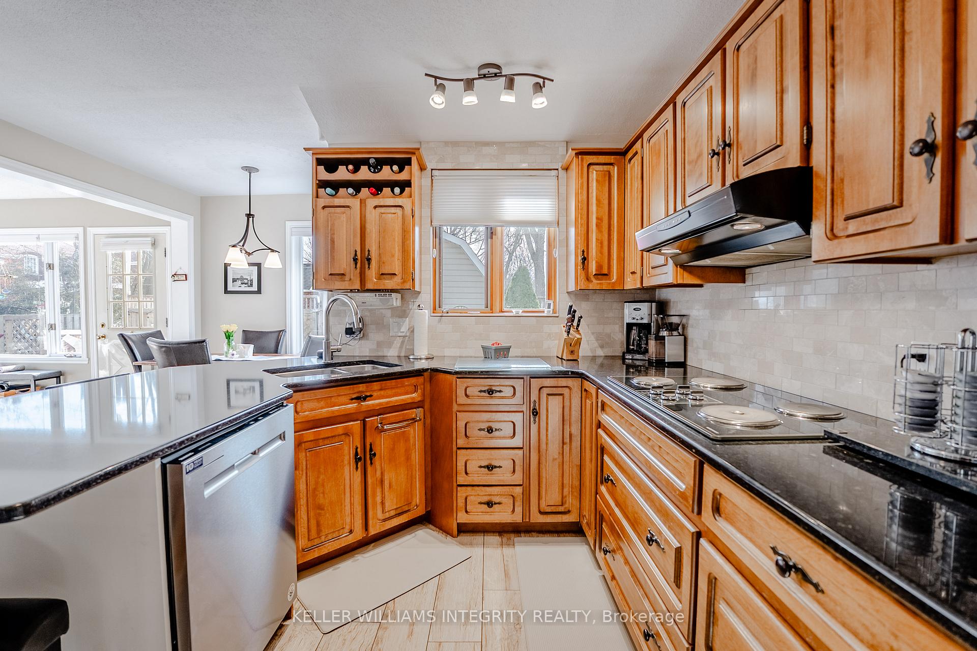 Photo 8 of 904 Riverdale Avenue, Cornwall — HOMEH