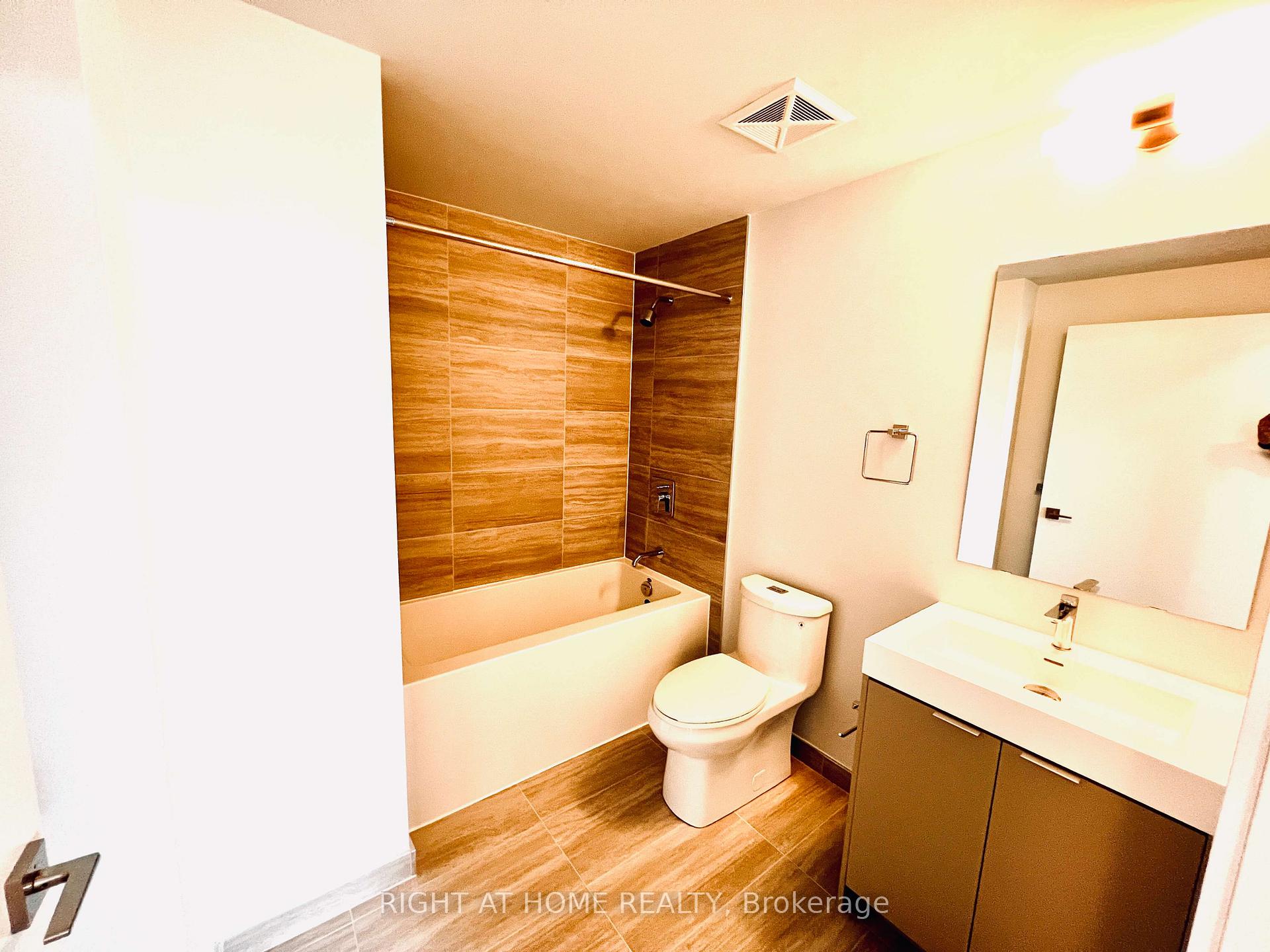 Photo 13 of Unit 1705, 2920 Highway 7, Vaughan, Concord — HOMEH