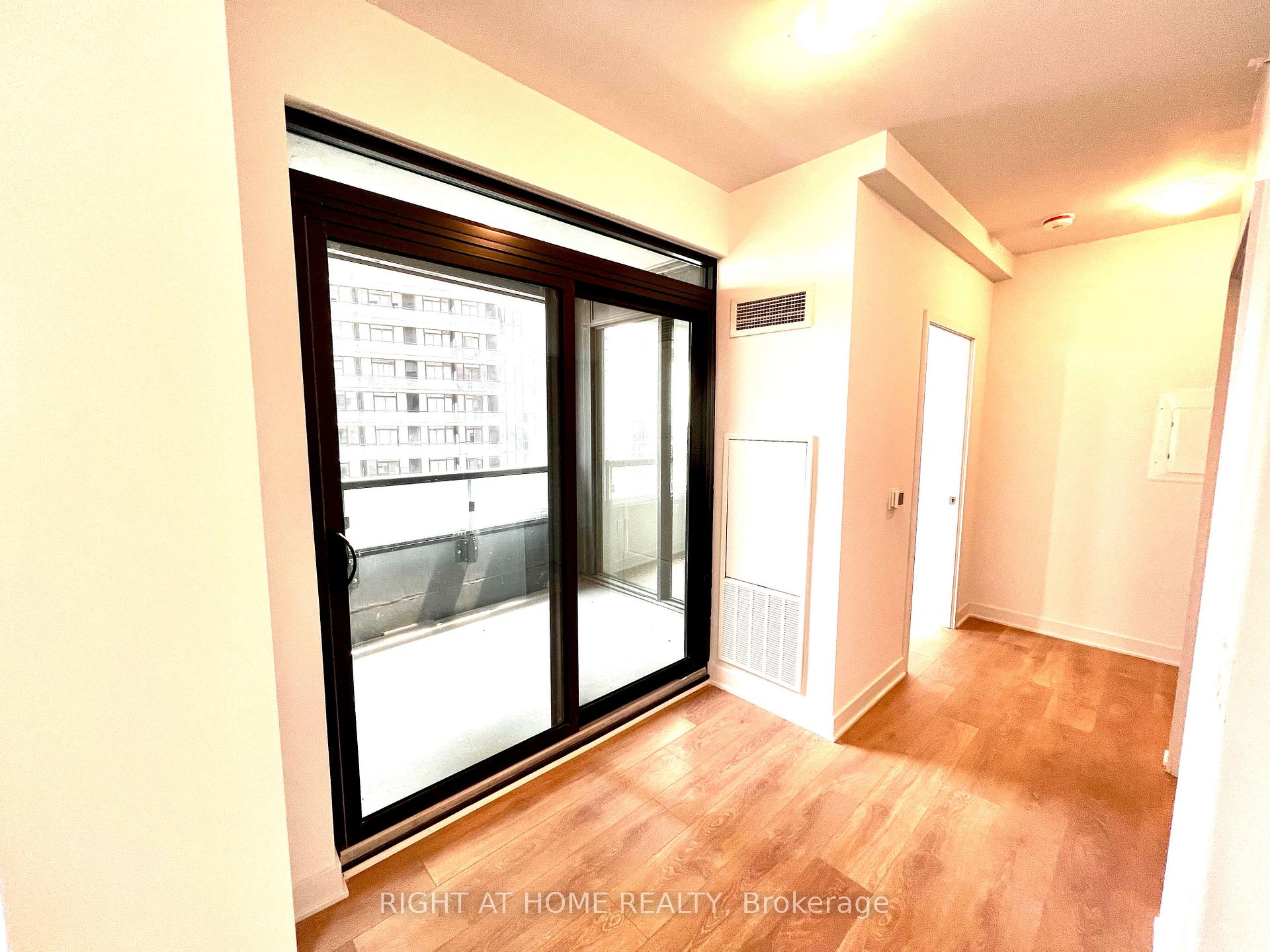 Photo 7 of Unit 1705, 2920 Highway 7, Vaughan, Concord — HOMEH