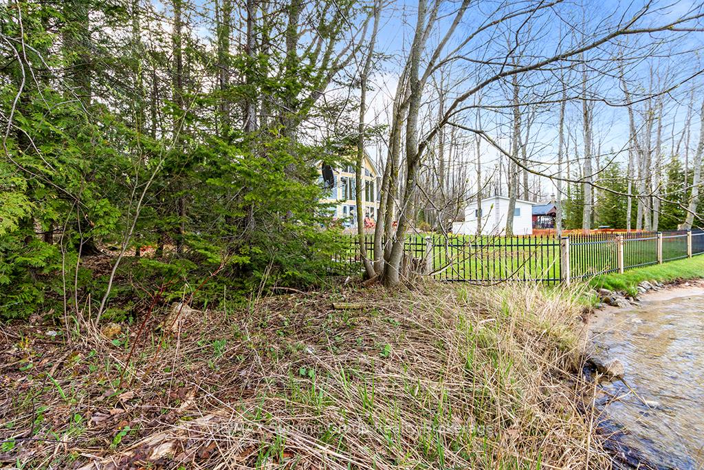 Photo 17 of 202 Lakeshore Boulevard, Grey Highlands — HOMEH