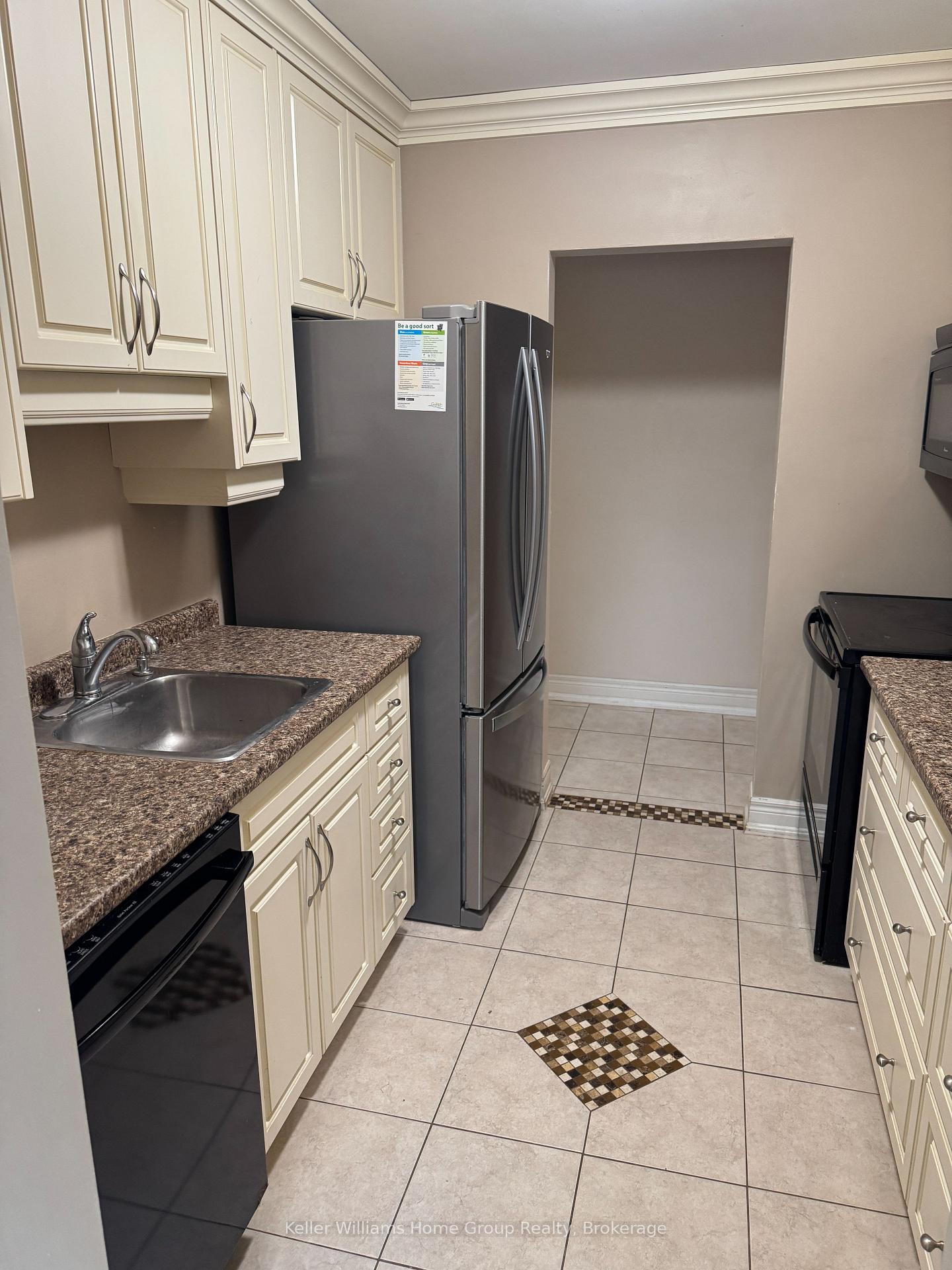 Photo 5 of Unit Unit 1, 6 Forest Hill Drive, Guelph, Dovercliffe Park/Old University — HOMEH