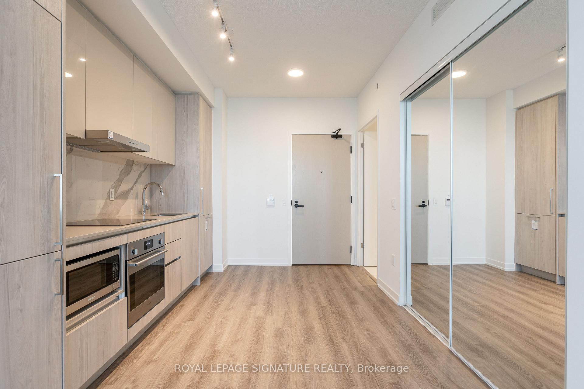 Photo 4 of Unit 4505, 195 Commerce Street, Vaughan, Vaughan Corporate Centre — HOMEH
