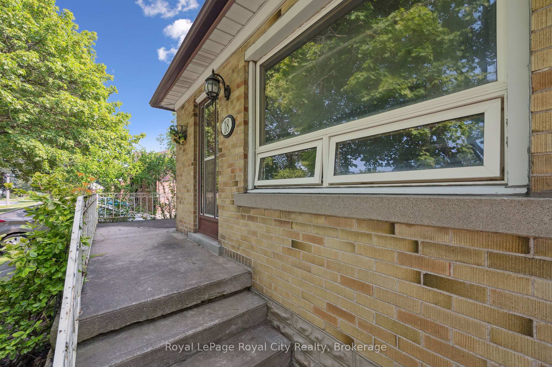 Photo 8 of 18 Skov Crescent, Guelph, General Hospital — HOMEH