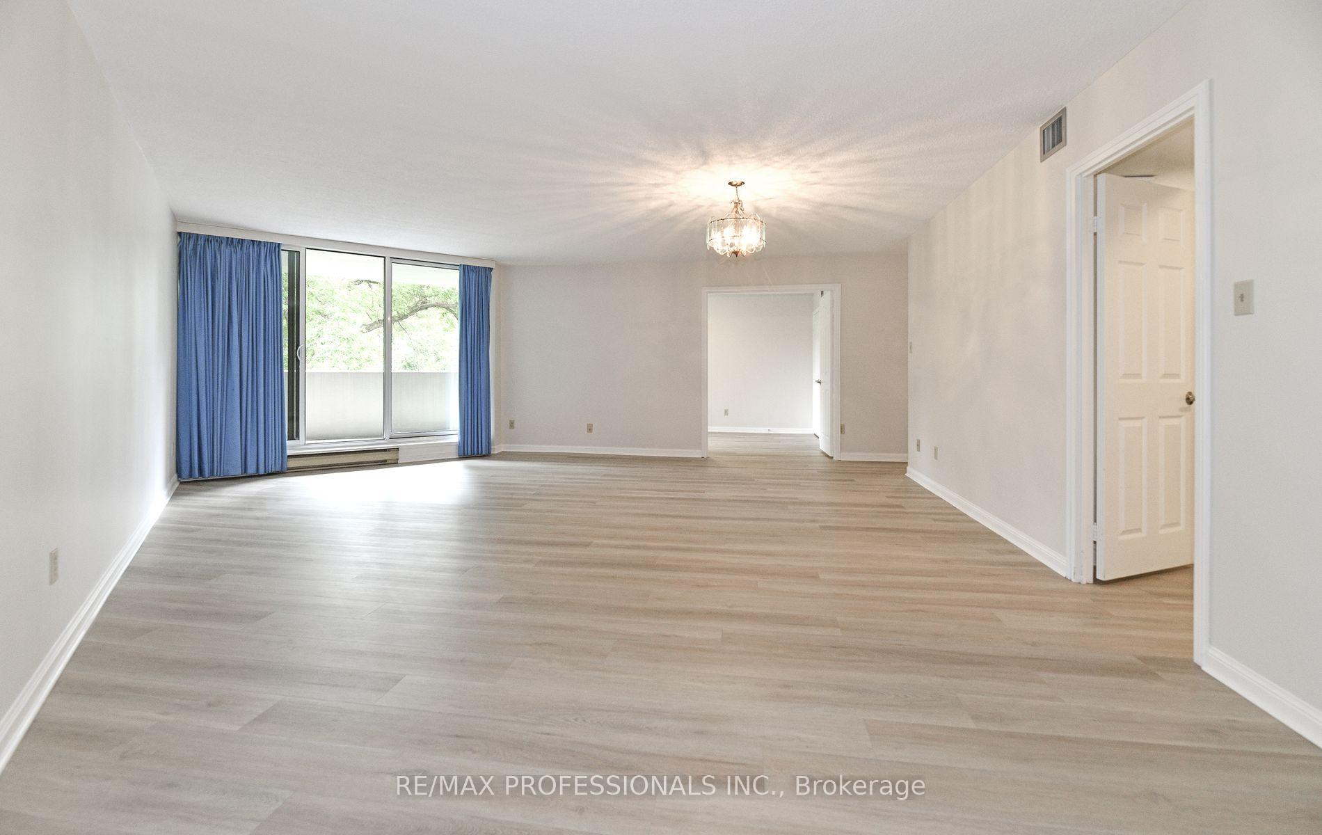 Photo 2 of Unit 206, 95 La Rose Avenue, Etobicoke, Humber Heights — HOMEH
