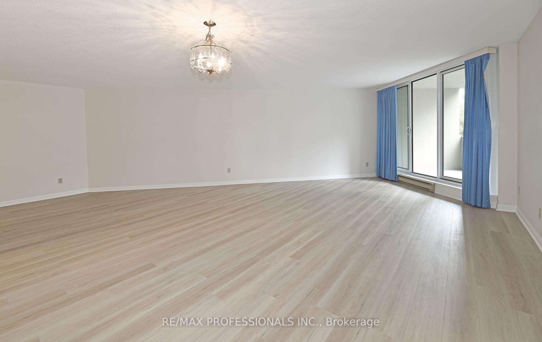 Photo 9 of Unit 206, 95 La Rose Avenue, Etobicoke, Humber Heights — HOMEH