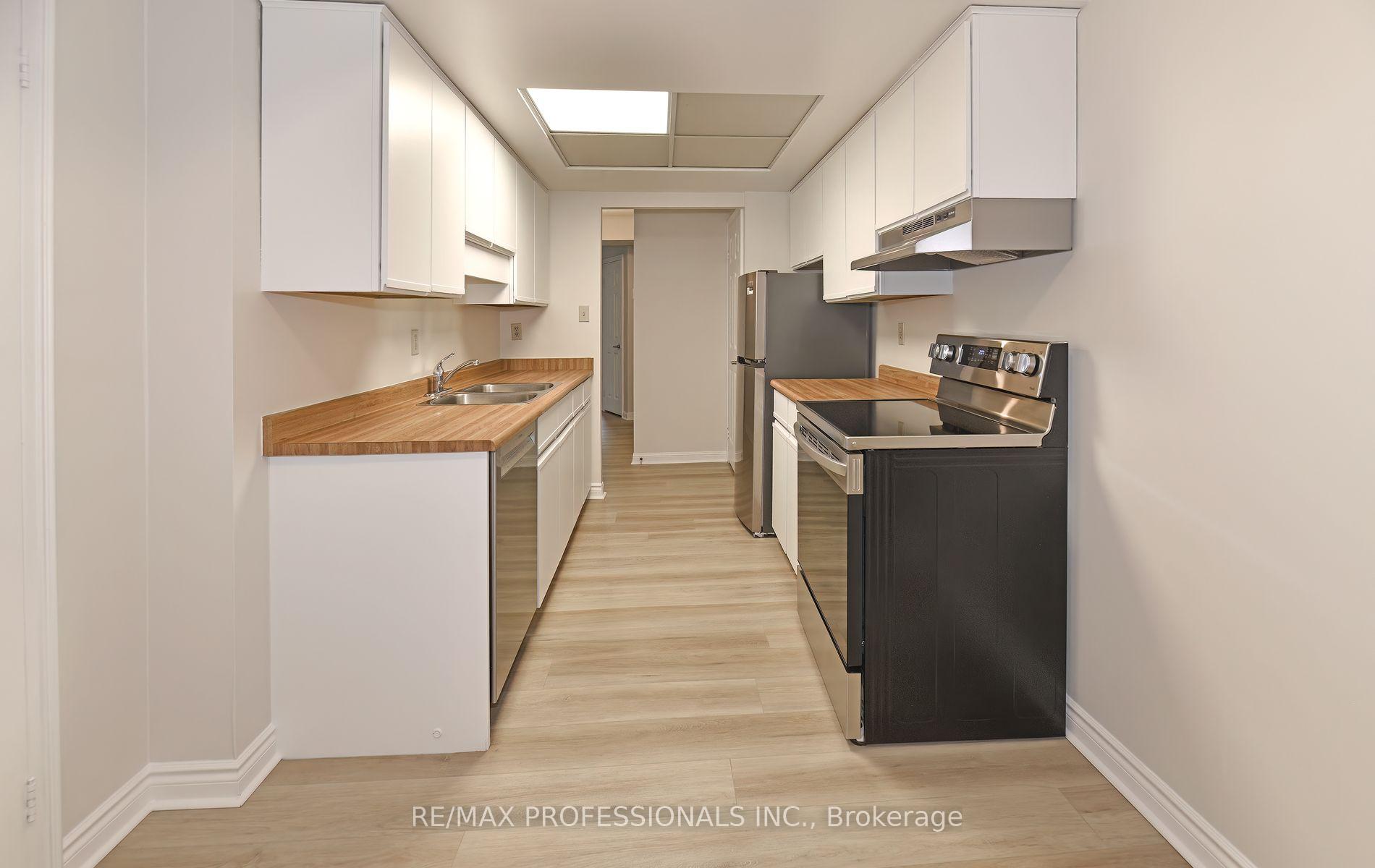 Photo 6 of Unit 206, 95 La Rose Avenue, Etobicoke, Humber Heights — HOMEH