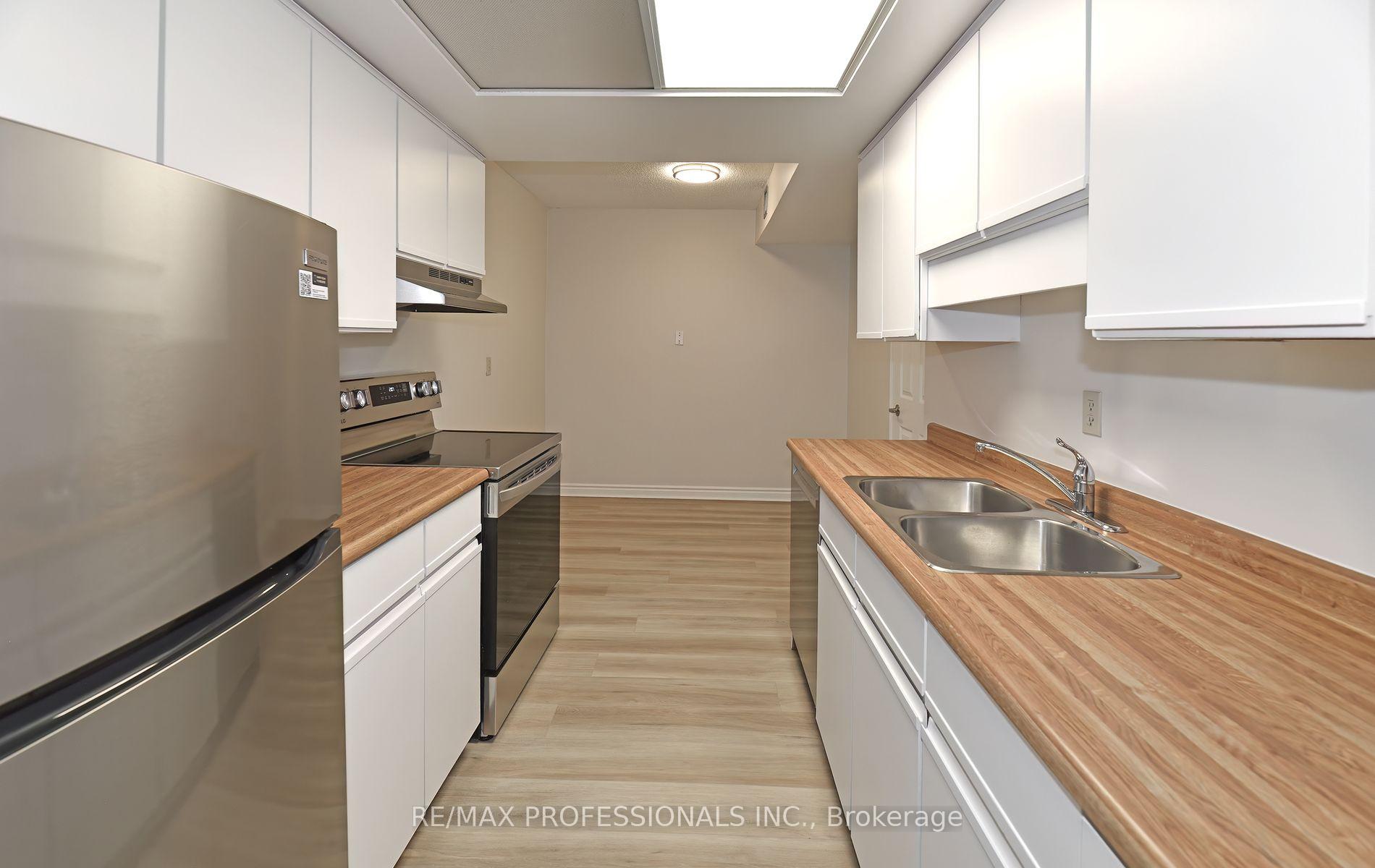 Photo 7 of Unit 206, 95 La Rose Avenue, Etobicoke, Humber Heights — HOMEH