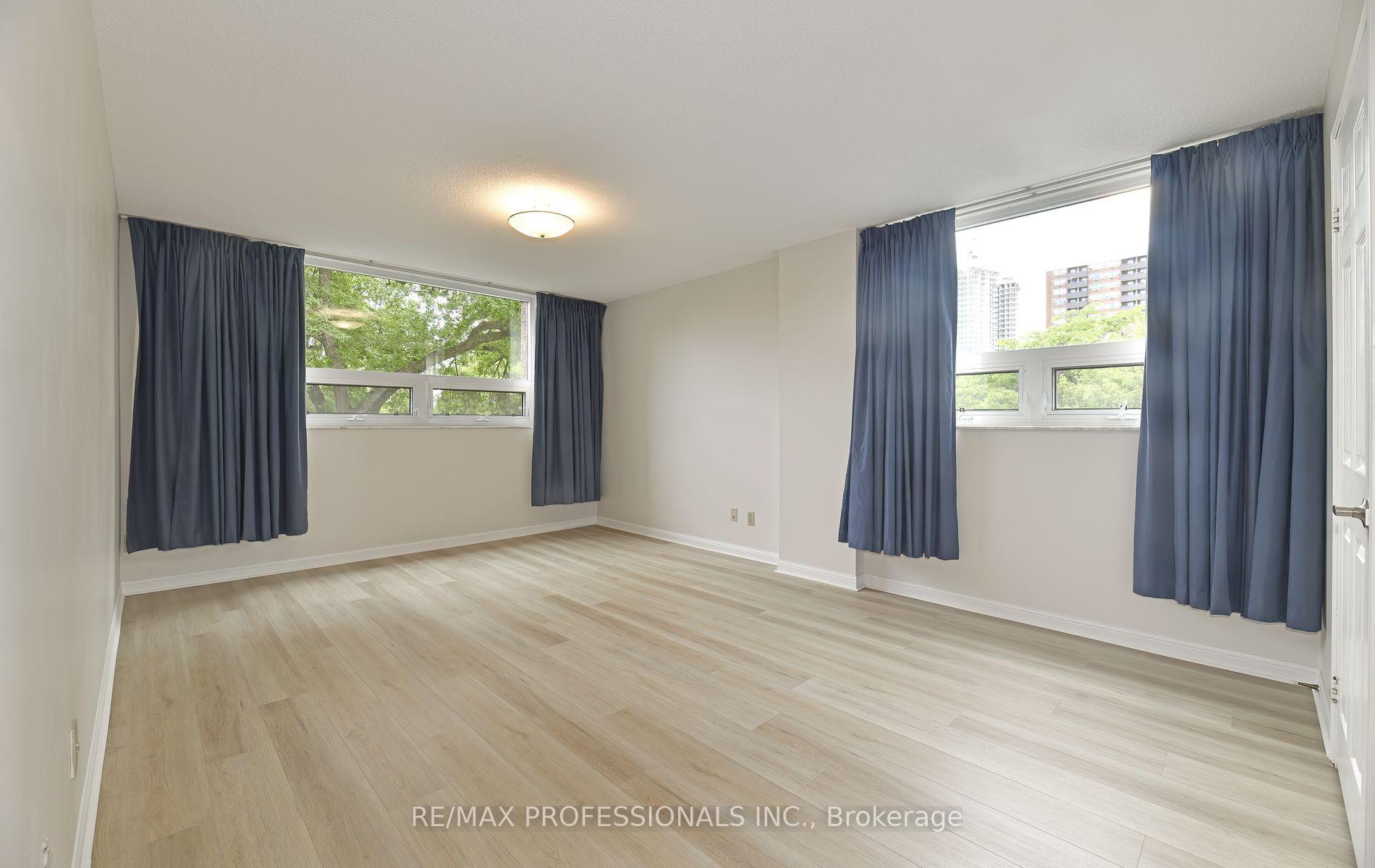 Photo 8 of Unit 206, 95 La Rose Avenue, Etobicoke, Humber Heights — HOMEH
