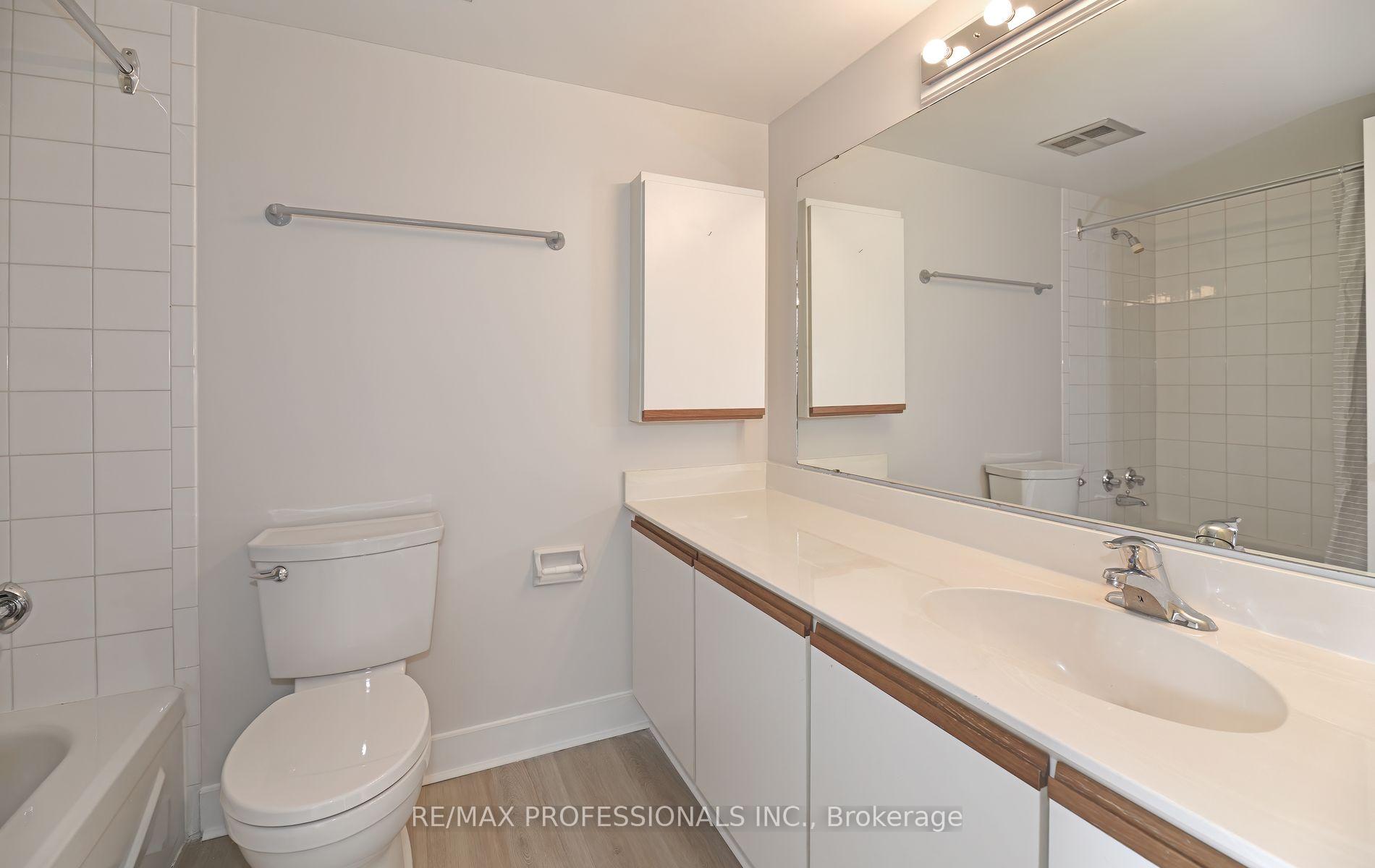 Photo 10 of Unit 206, 95 La Rose Avenue, Etobicoke, Humber Heights — HOMEH