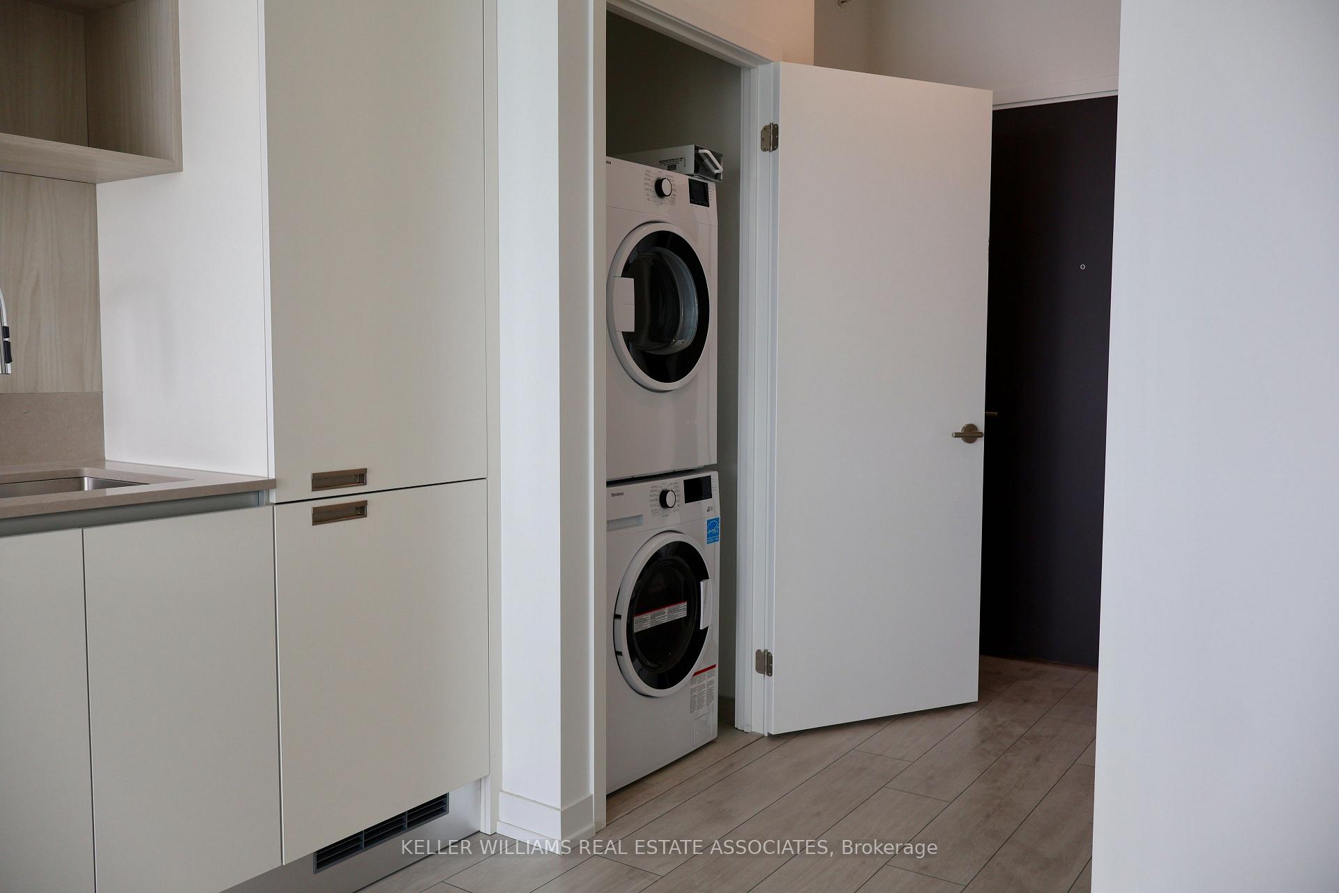 Photo 11 of Unit 2808, 39 Mary Street, Barrie, City Centre — HOMEH