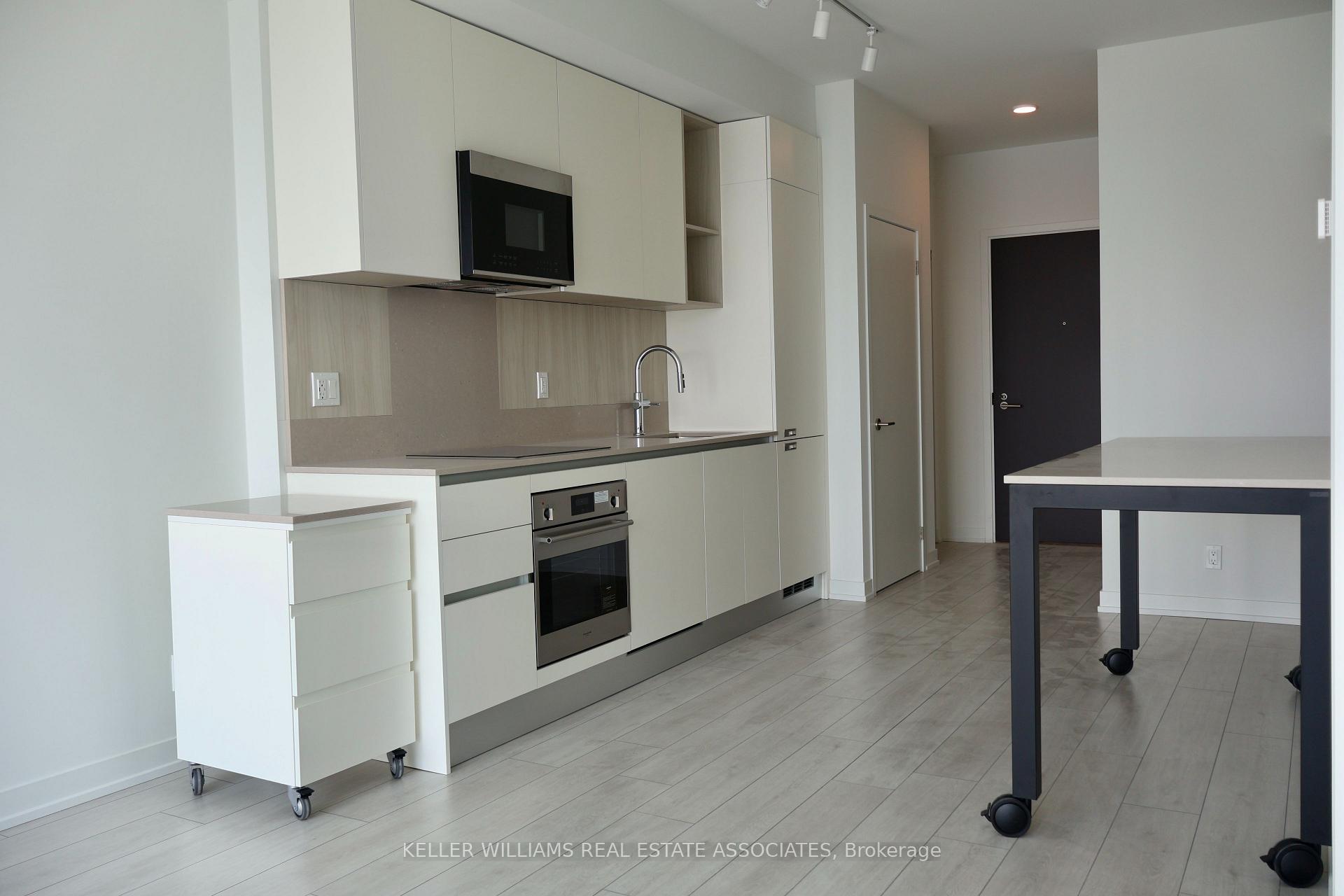 Photo 8 of Unit 2808, 39 Mary Street, Barrie, City Centre — HOMEH