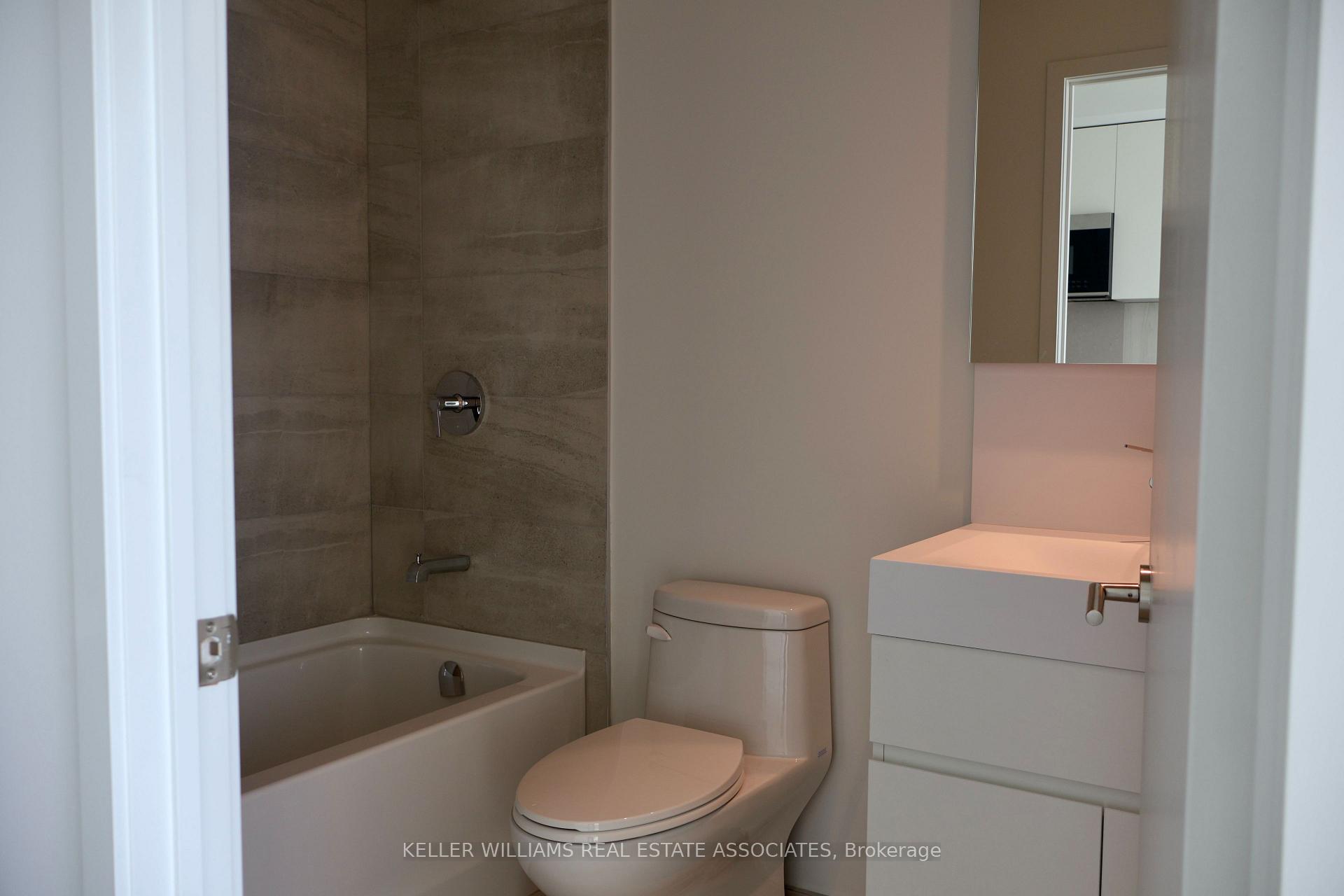 Photo 15 of Unit 2808, 39 Mary Street, Barrie, City Centre — HOMEH