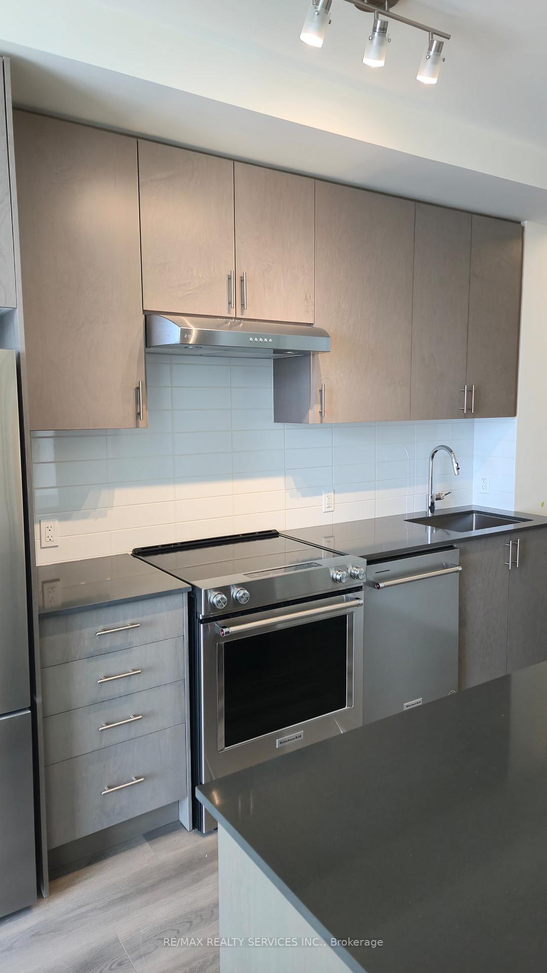 Photo 5 of Unit 2401, 8960 Jane Street, Vaughan, Concord — HOMEH